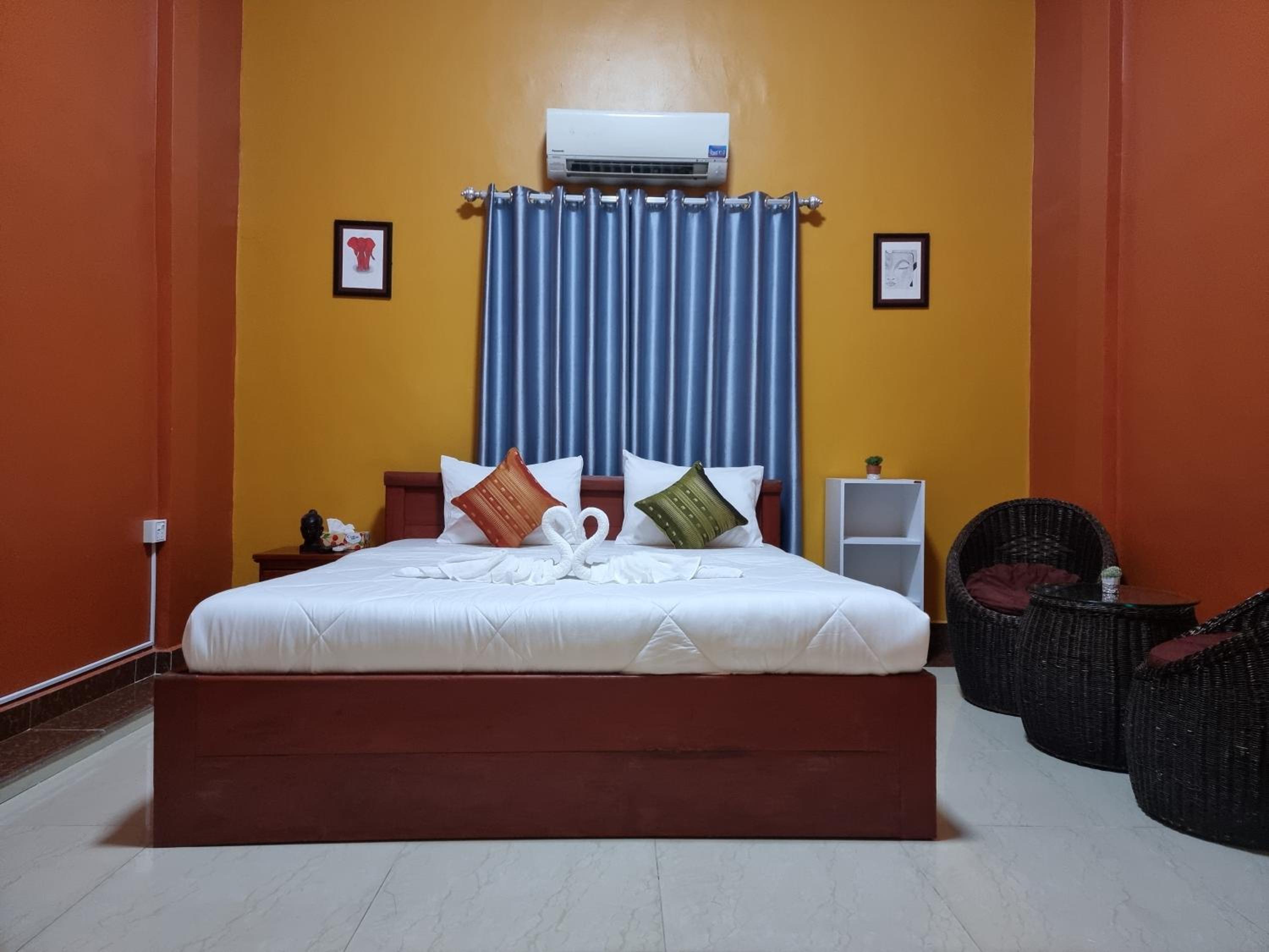 Queen Room - Photo 29