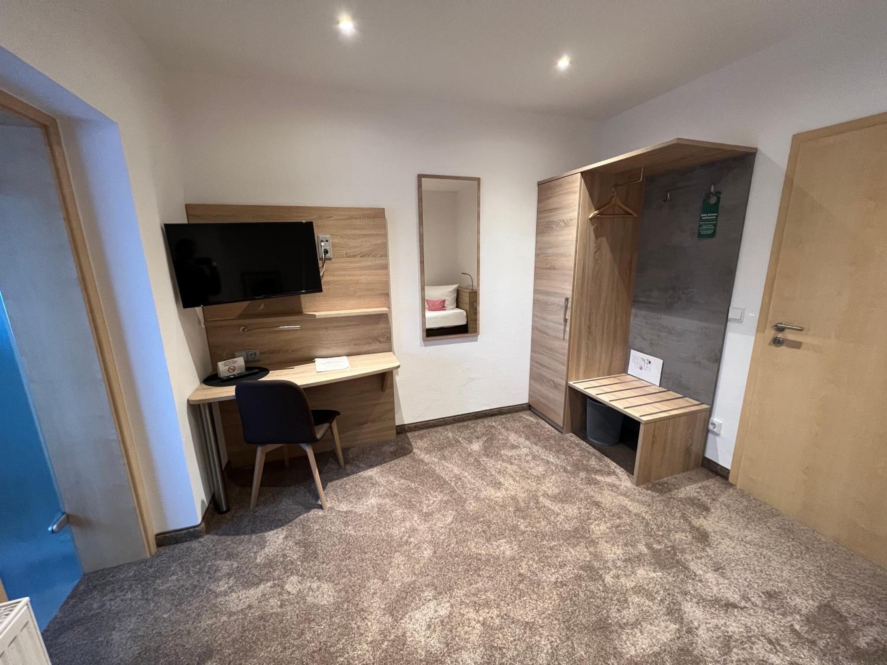 Single Room photo 3