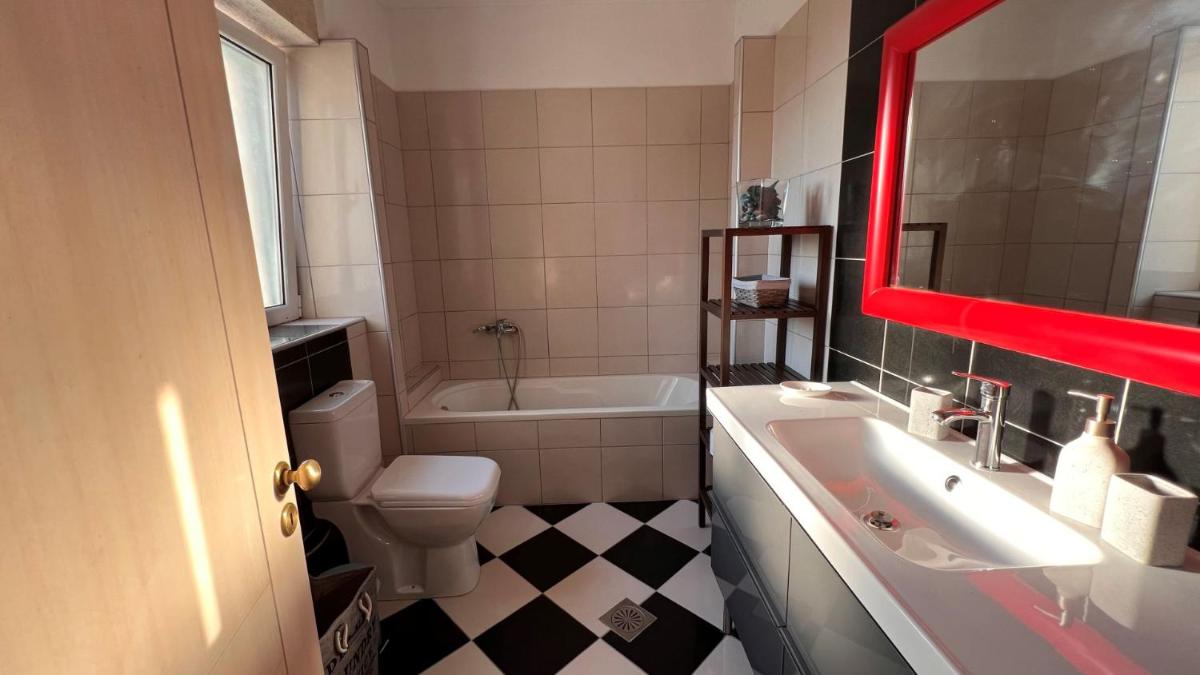 Three-Bedroom Villa photo 2