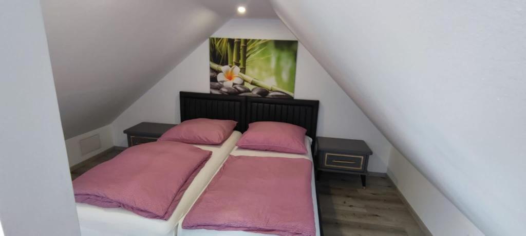 Large Twin Room photo 1