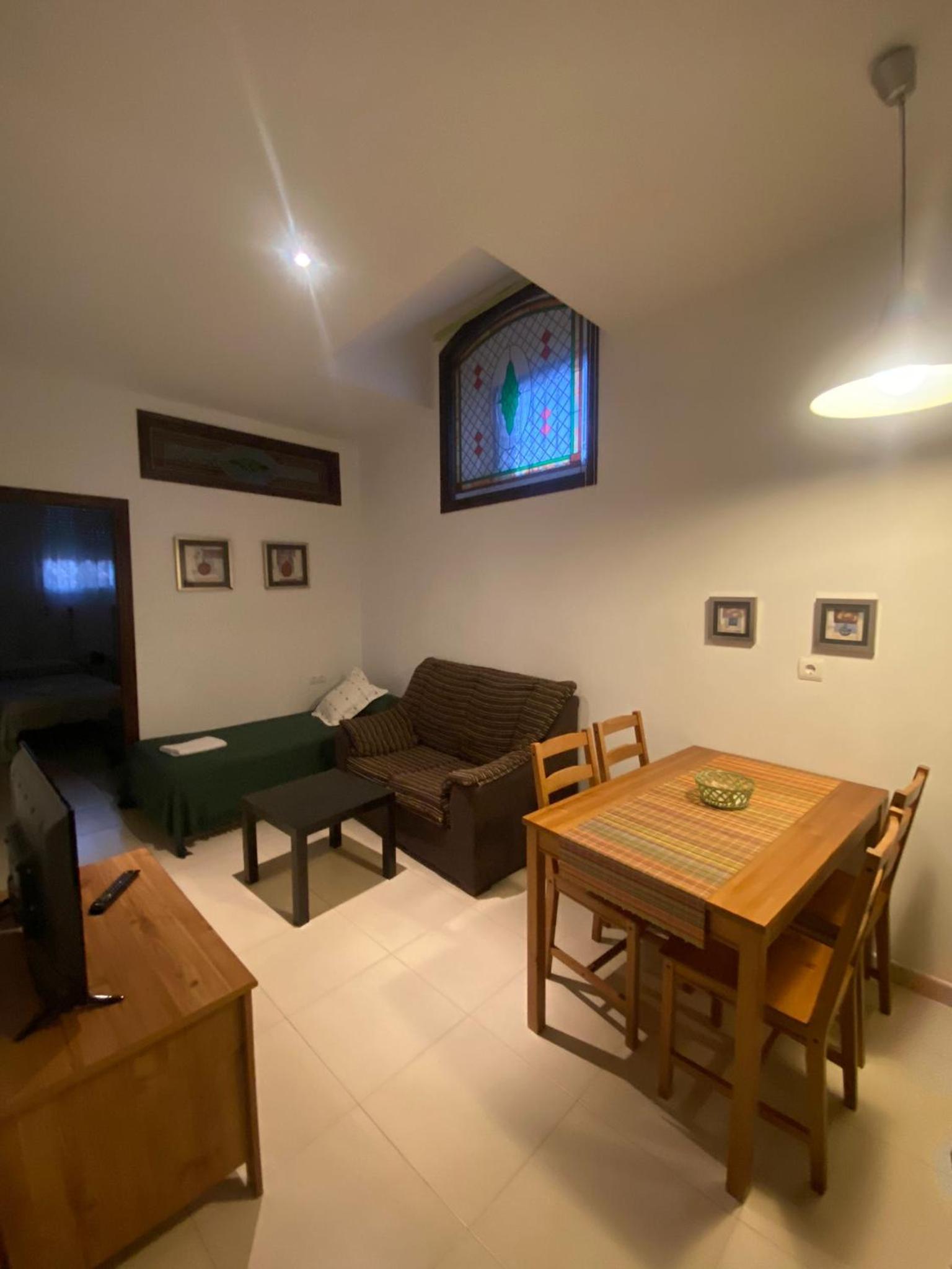 Family Double Room - Photo 5