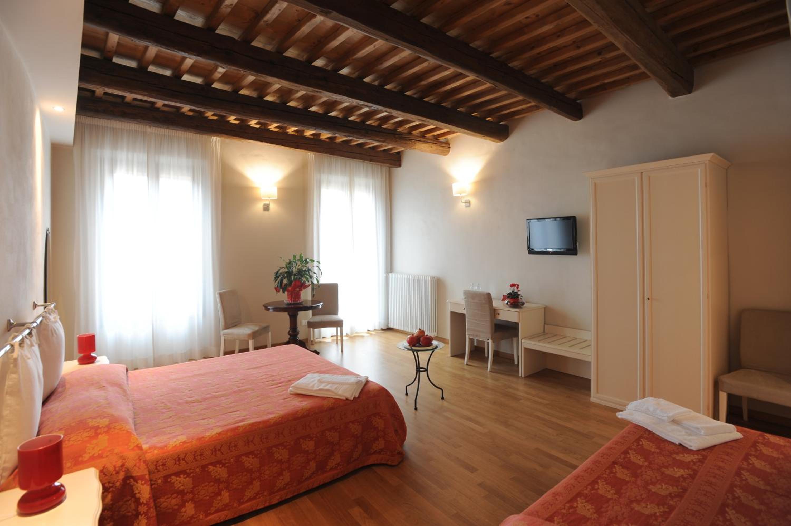 Triple Room photo 2
