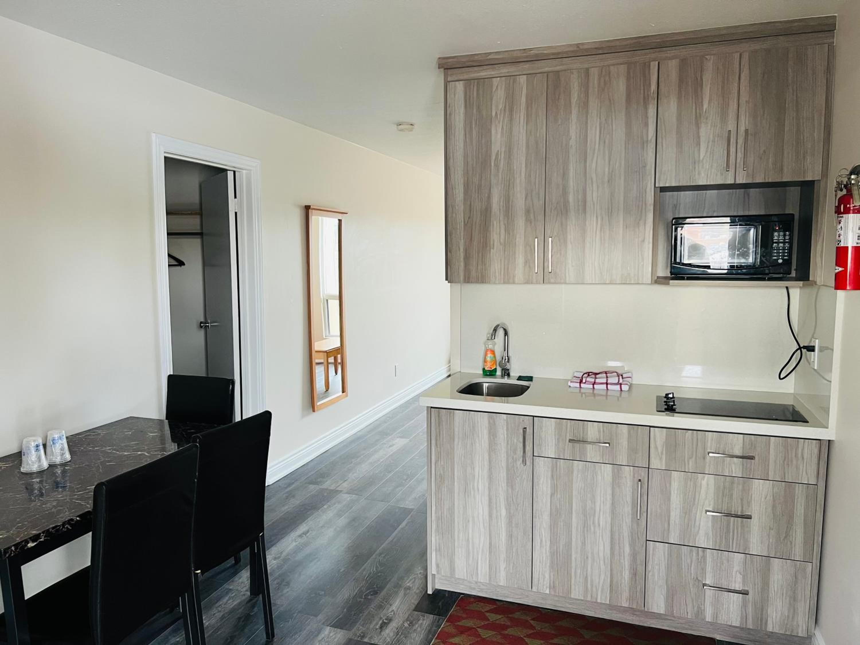 Standard Double Suite
