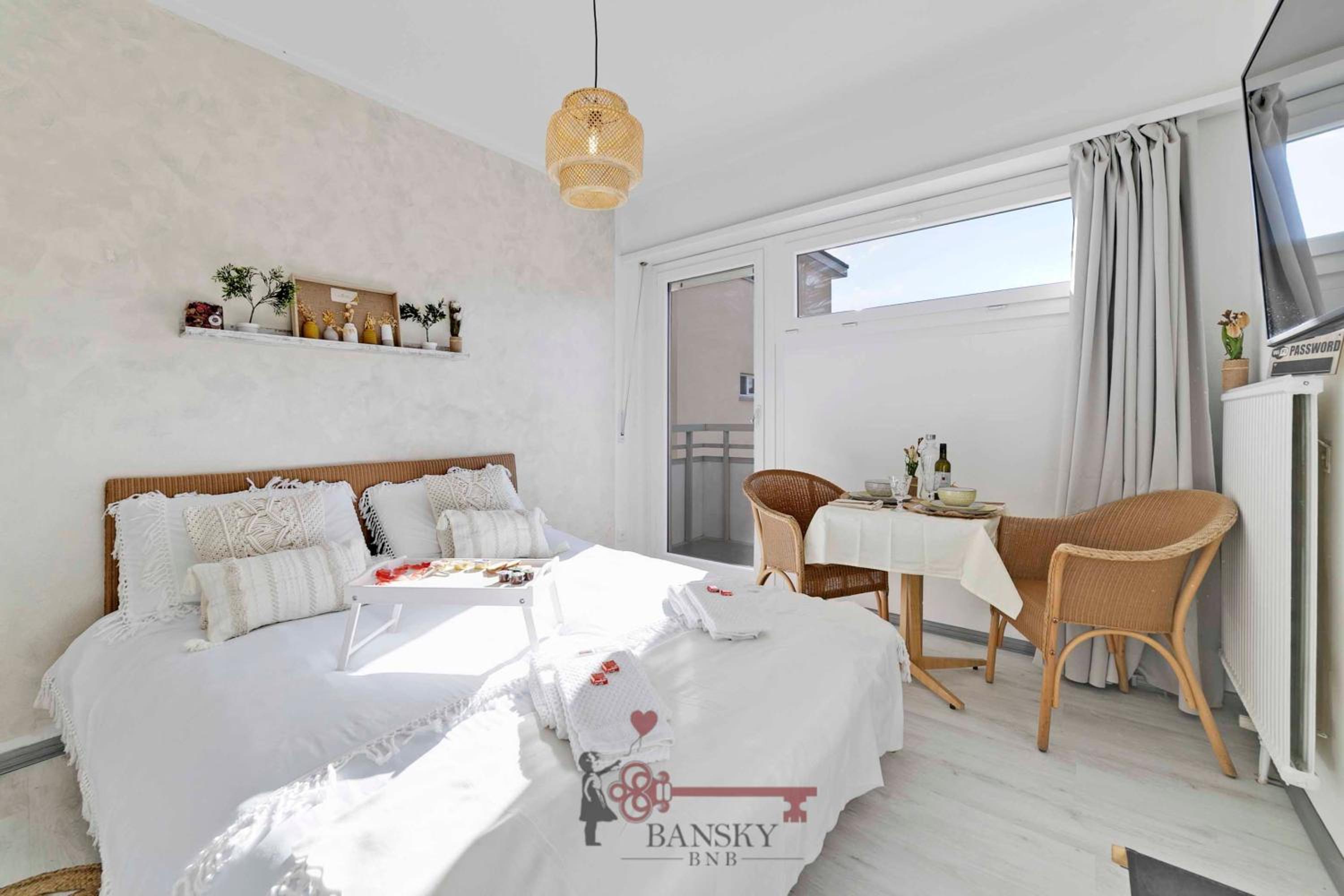 One-Bedroom Apartment - Photo 15