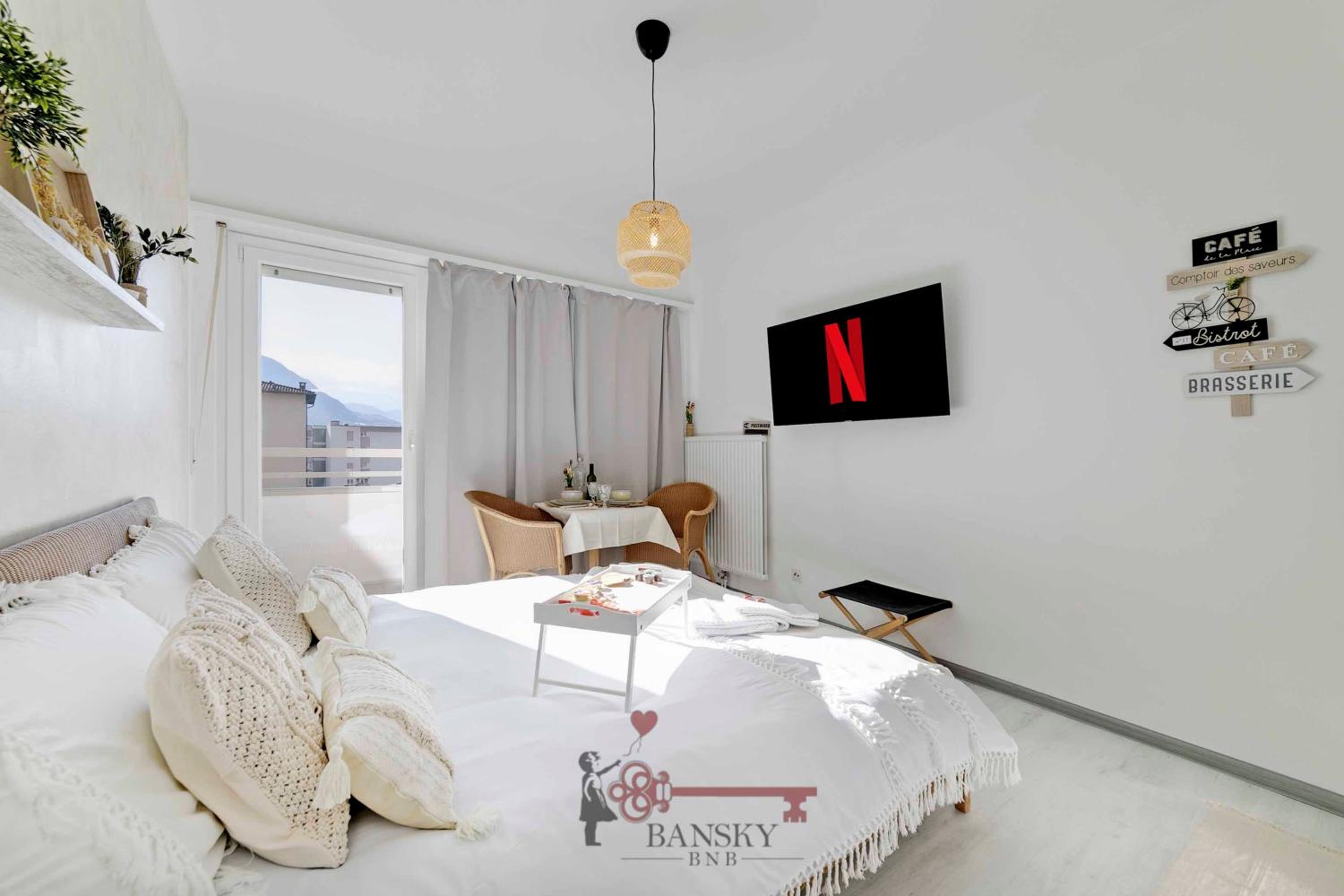 One-Bedroom Apartment - Photo 22