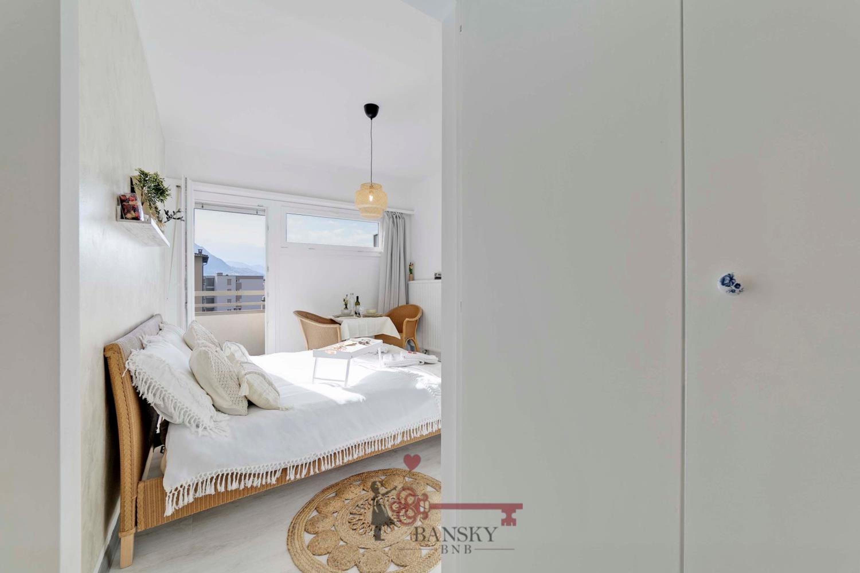 One-Bedroom Apartment - Photo 18