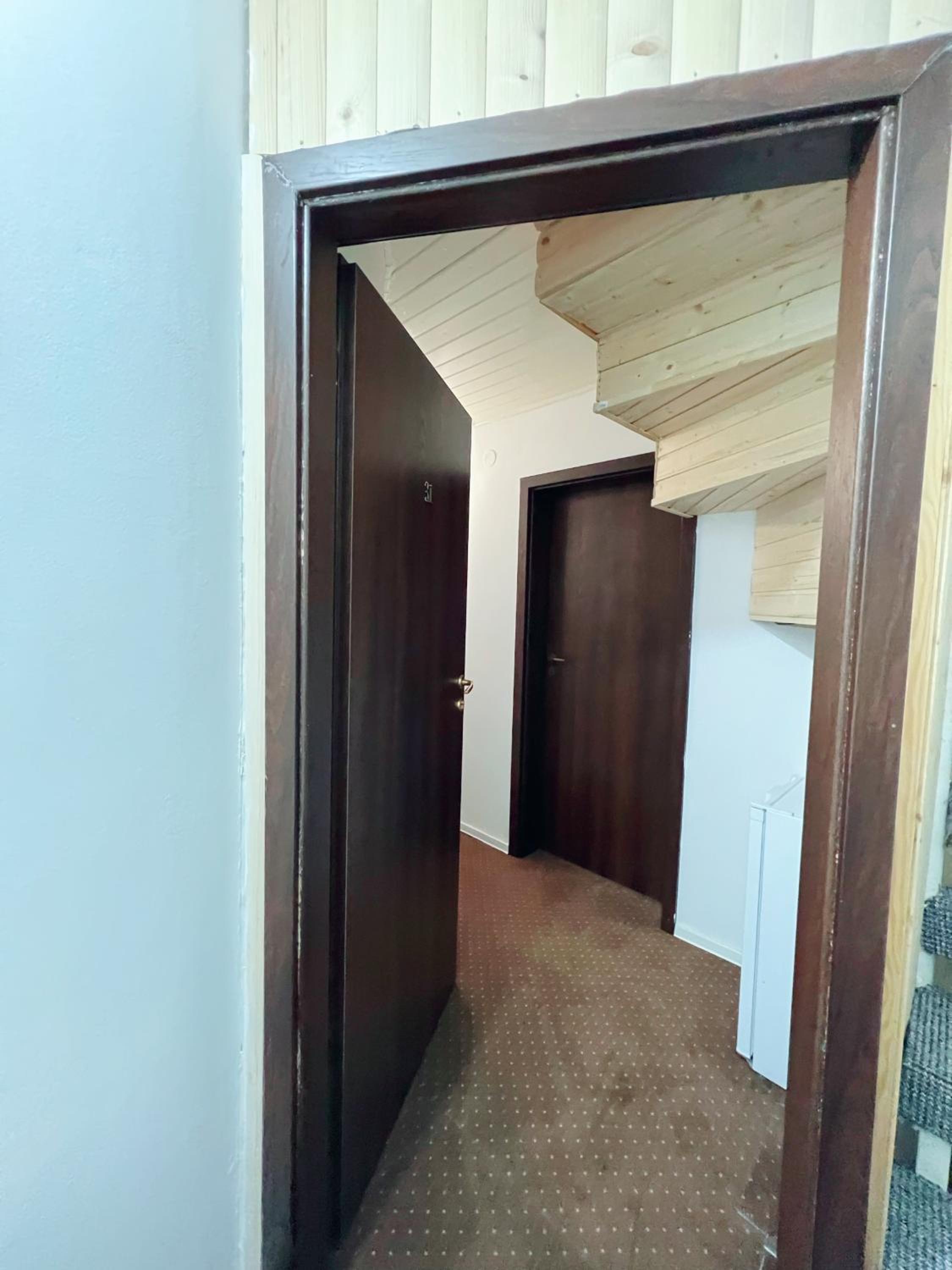 Apartment with Balcony - Photo 11