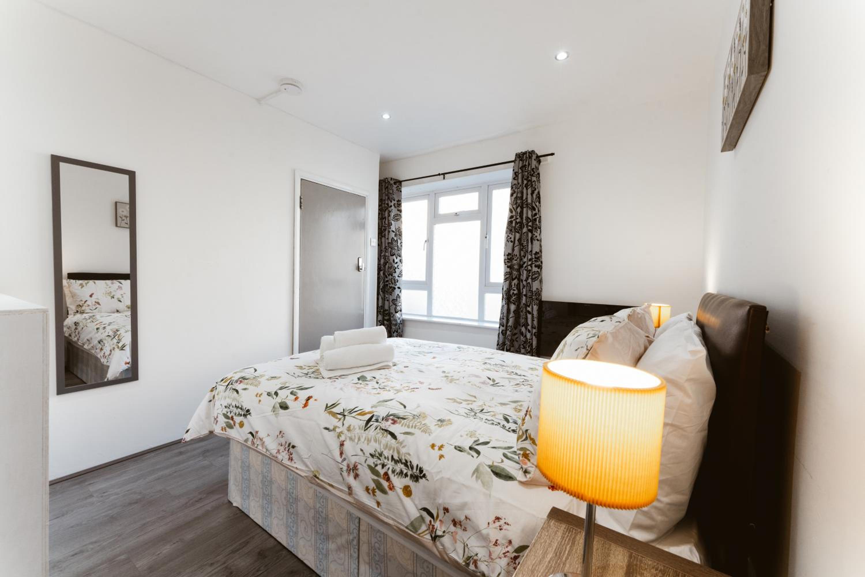 Double Room with Shared Bathroom photo 1