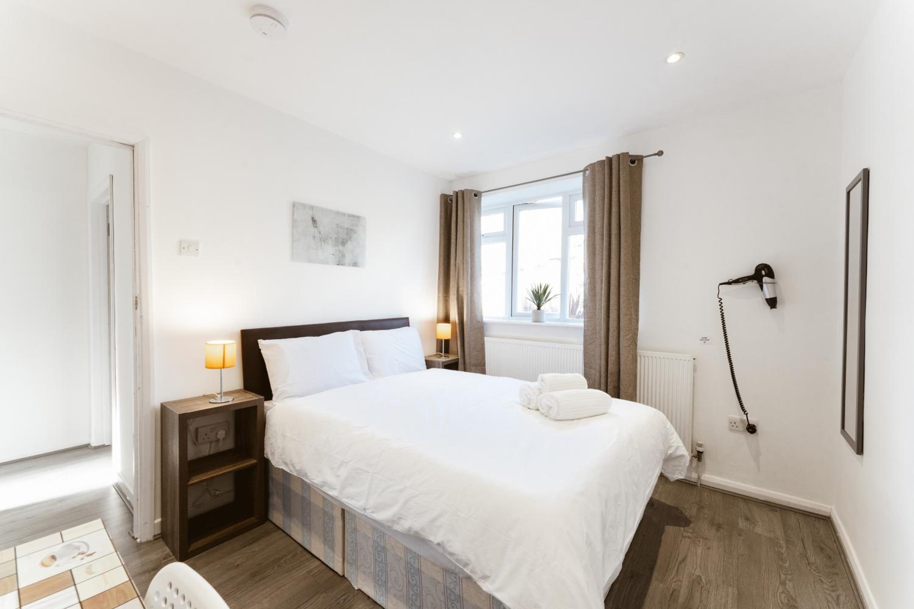 Double Room with Shared Bathroom photo 1