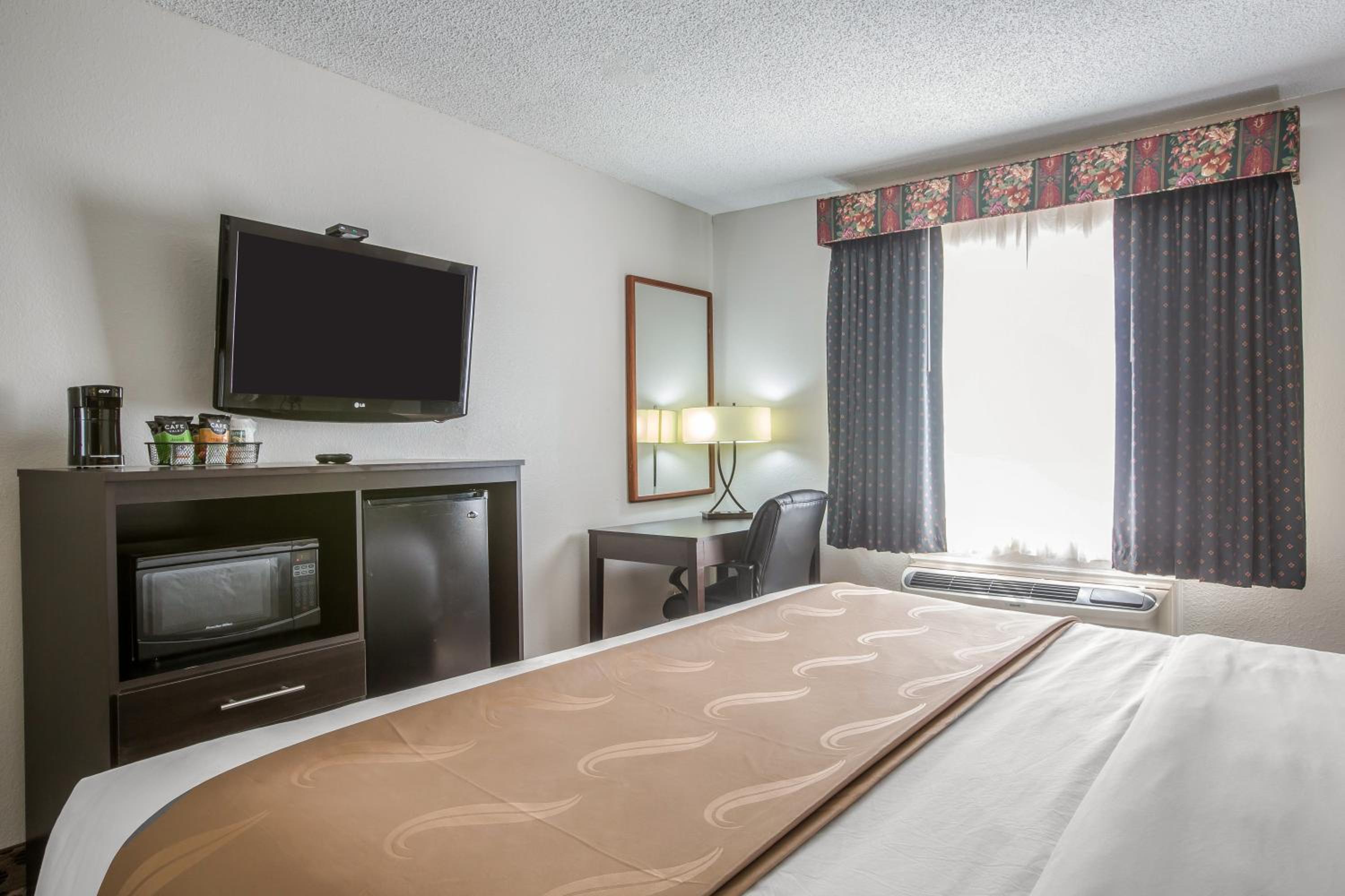 King Room - Accessible/Non-Smoking - Photo 6