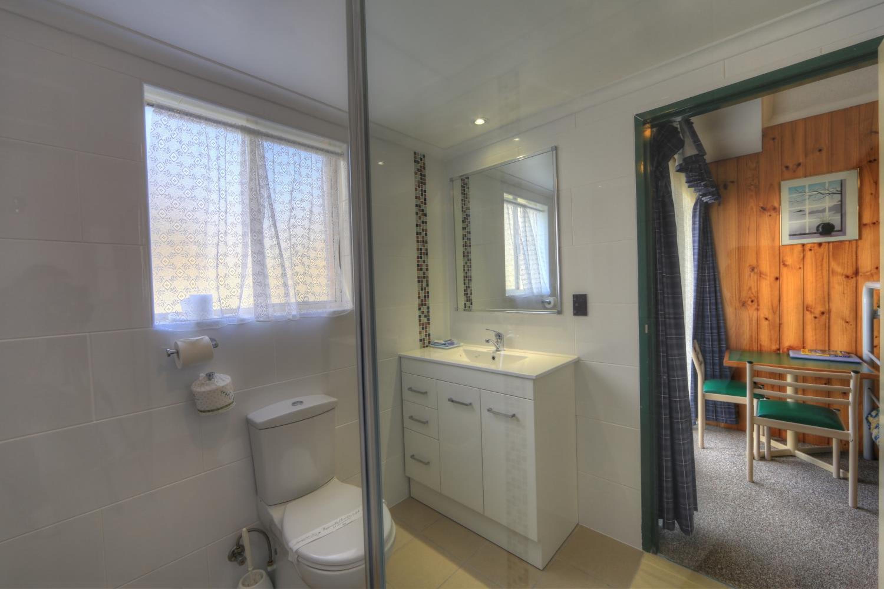 Budget Singles Room with 6 Bunk Beds photo 3