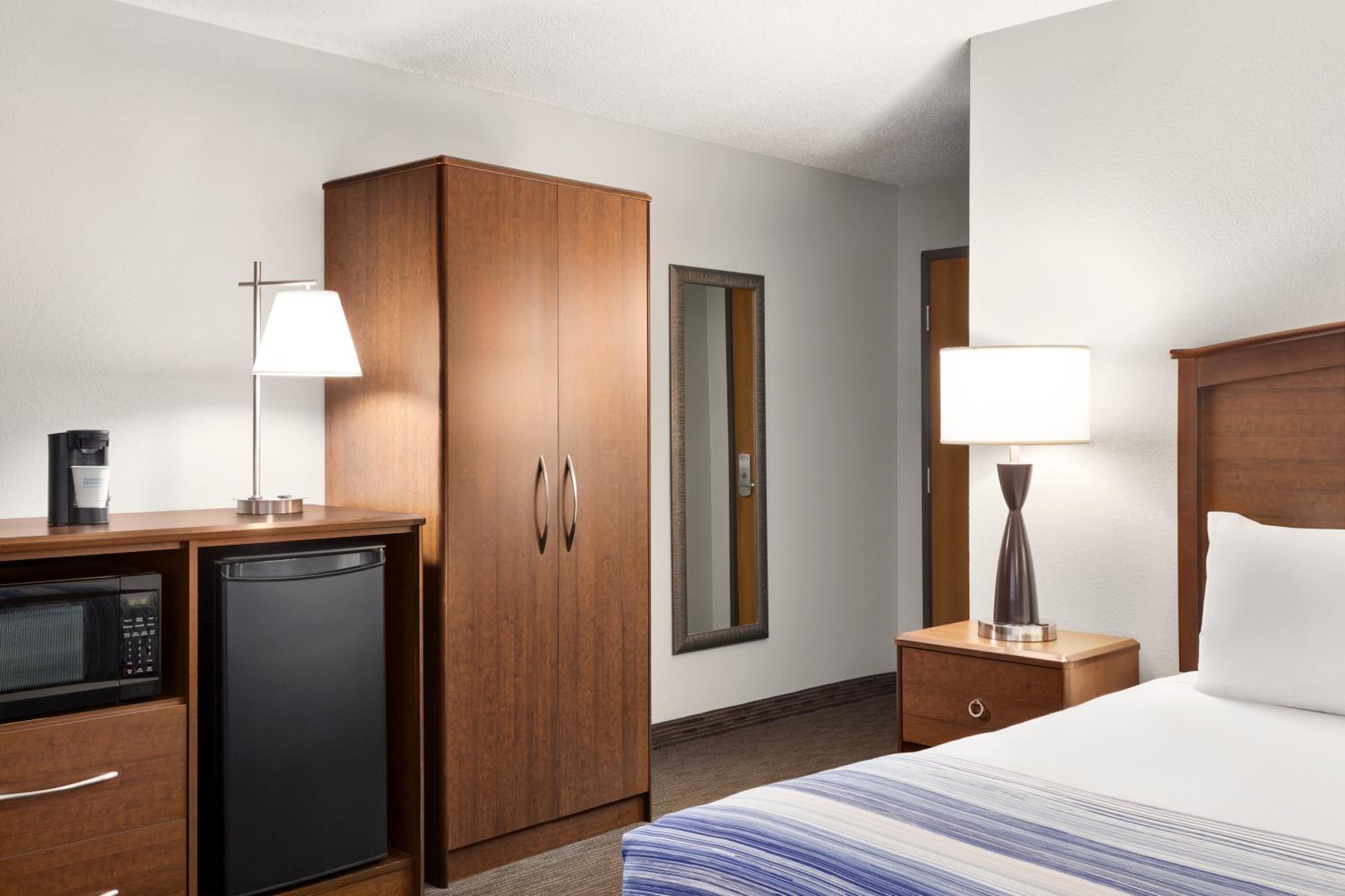 Executive King Room - Higher Floor/Non-Smoking - Photo 2
