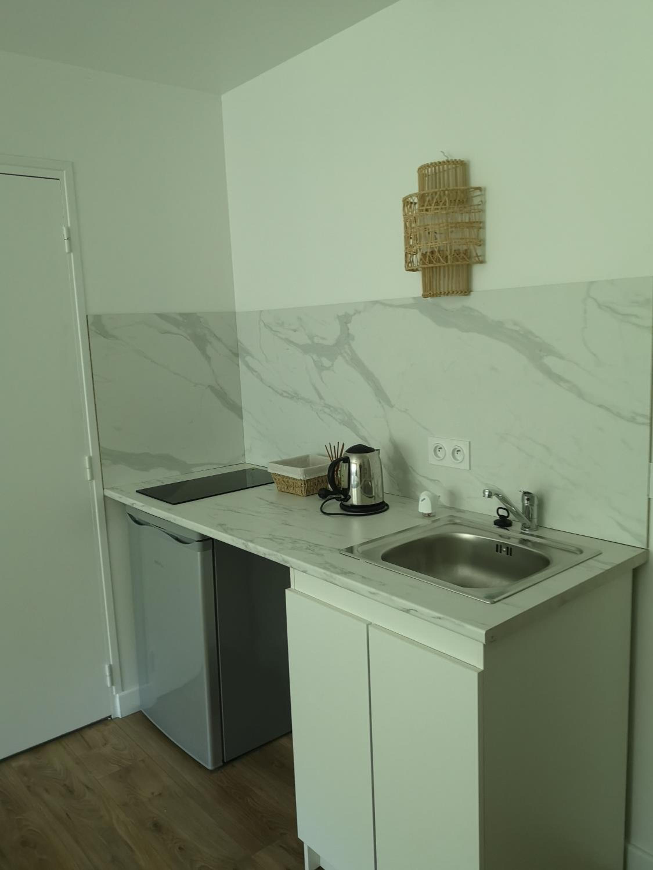 Deluxe King Suite photo 2