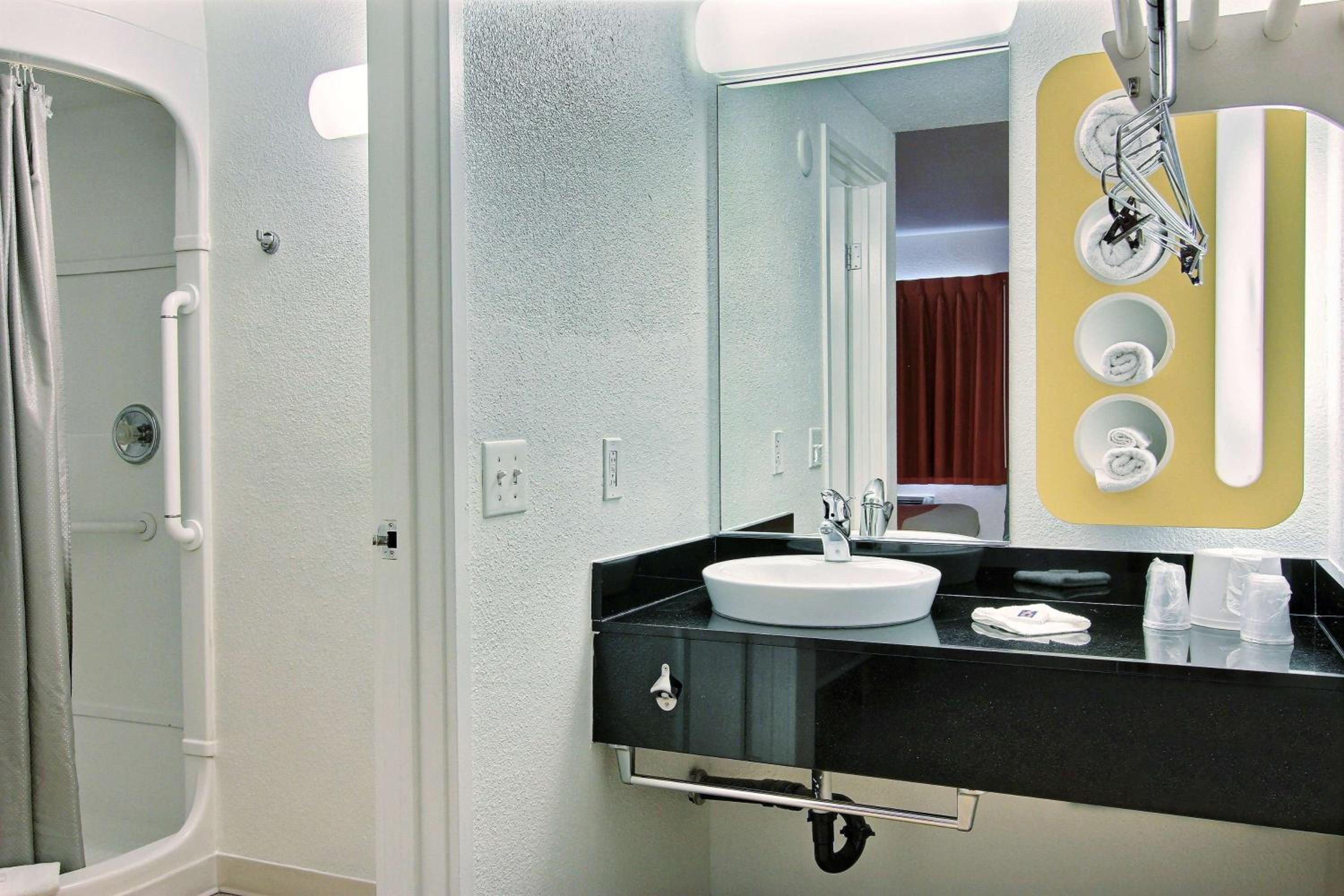 Deluxe Quadruple Room - Non-Smoking photo 2