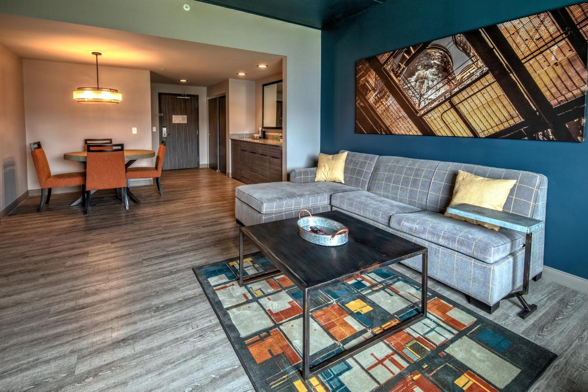 One-Bedroom Suite photo 3