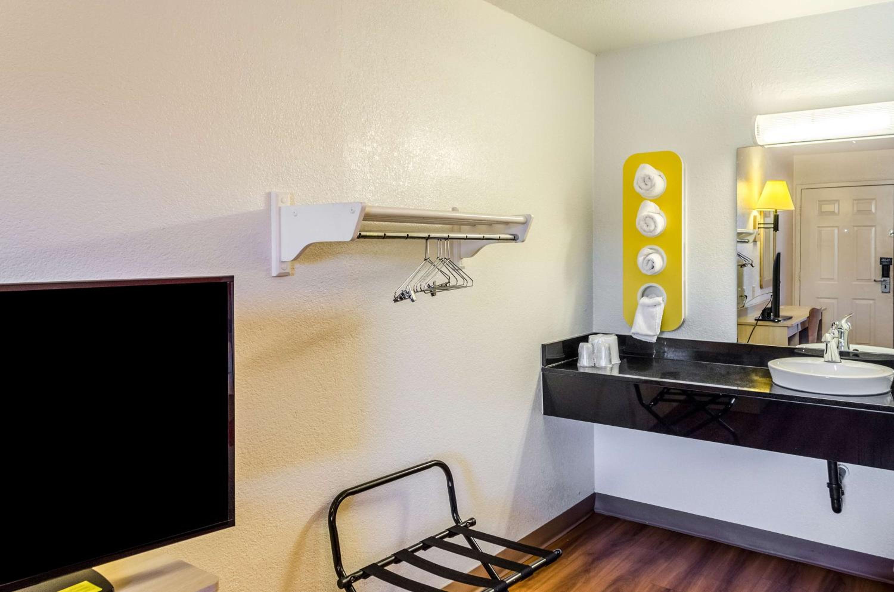 Deluxe Quadruple Room - Non-Smoking photo 3