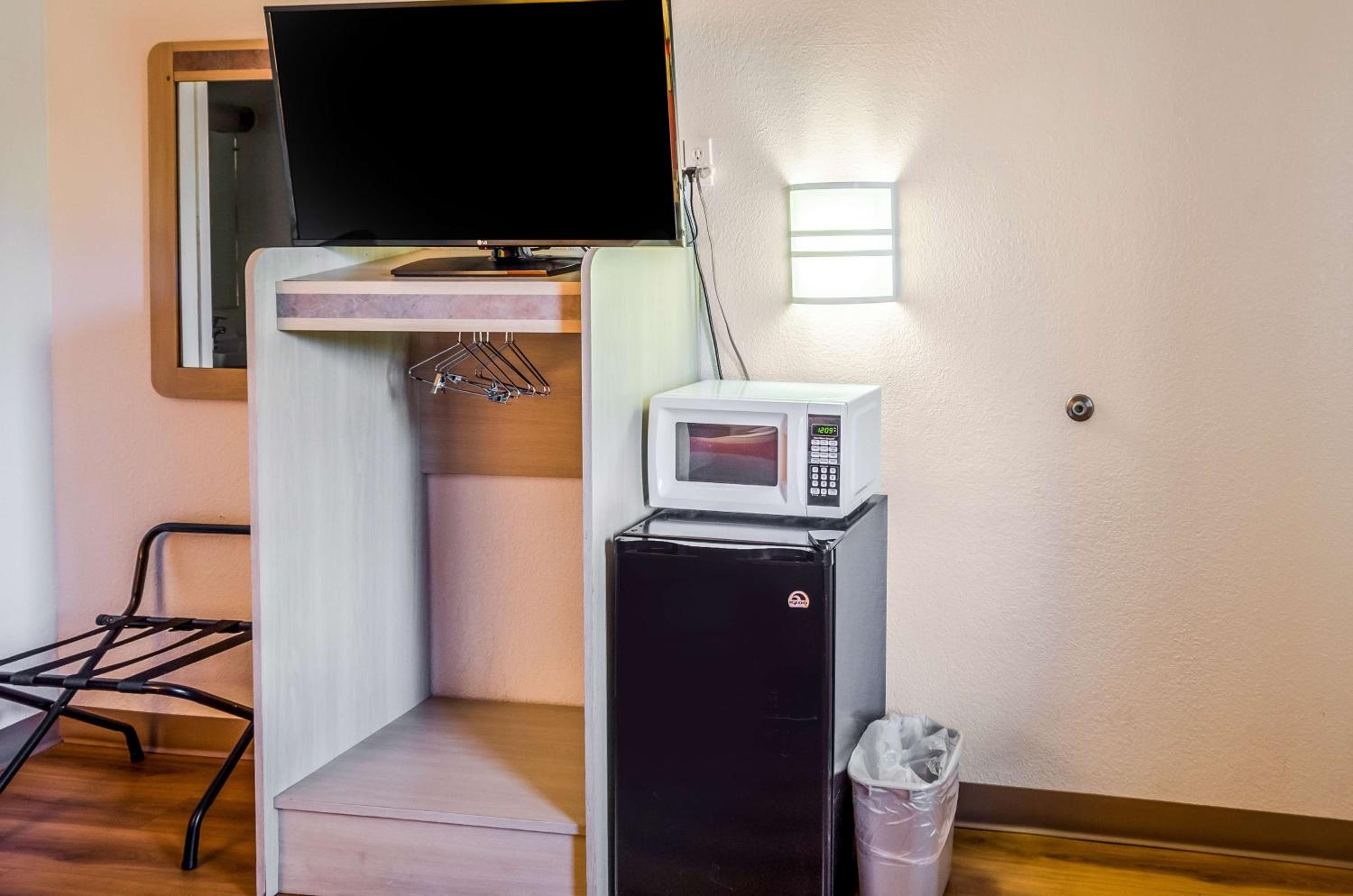 Deluxe Quadruple Room - Non-Smoking photo 2