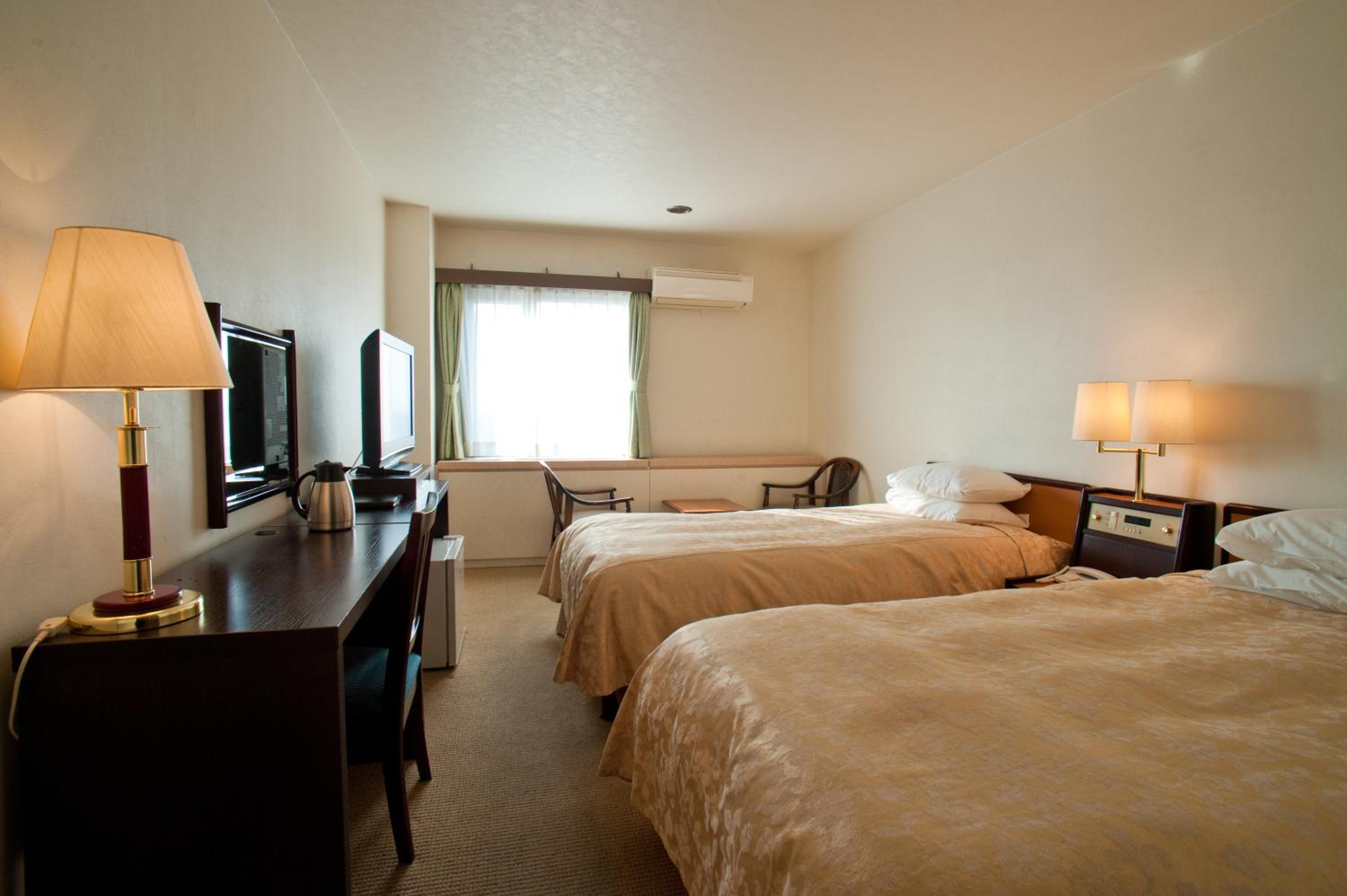 Standard Twin Room - Smoking photo 3