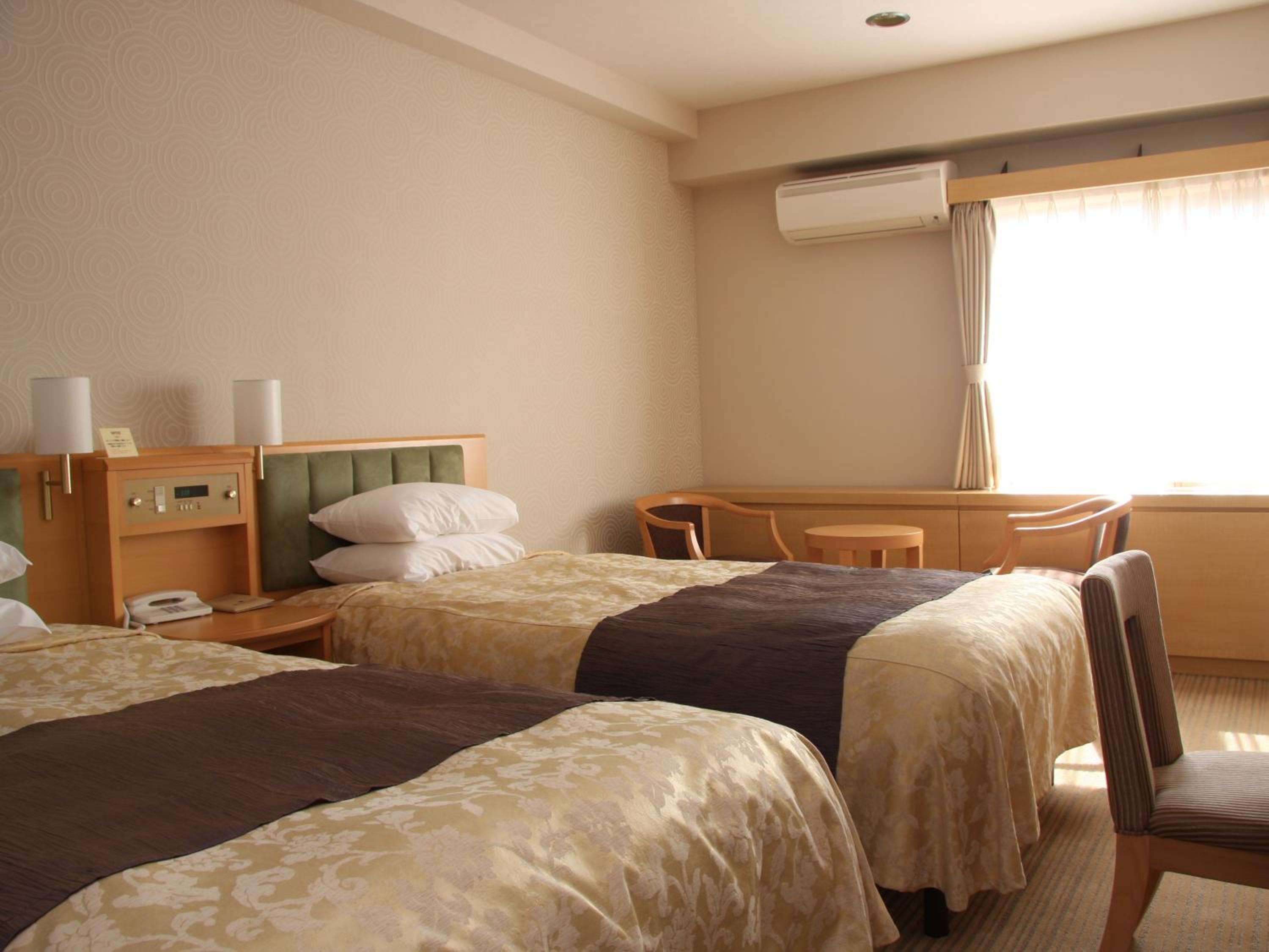 Superior Twin Room - Smoking photo 3