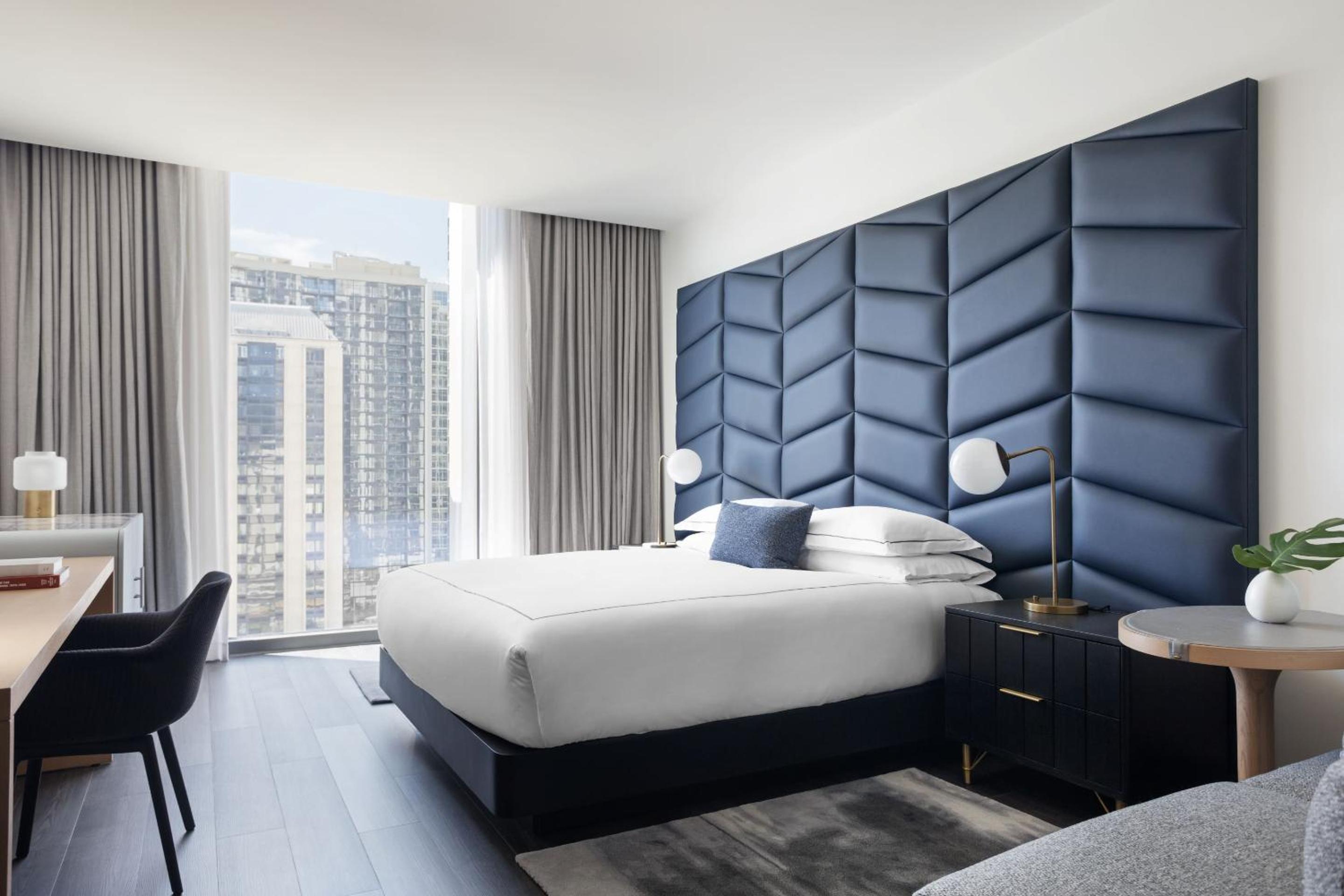 King Room with City View - Photo 5