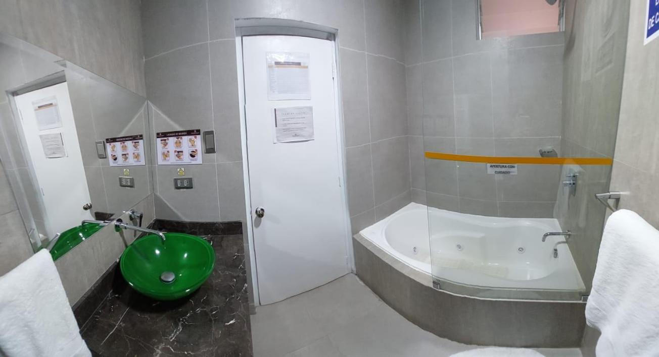 Large Double Room photo 2