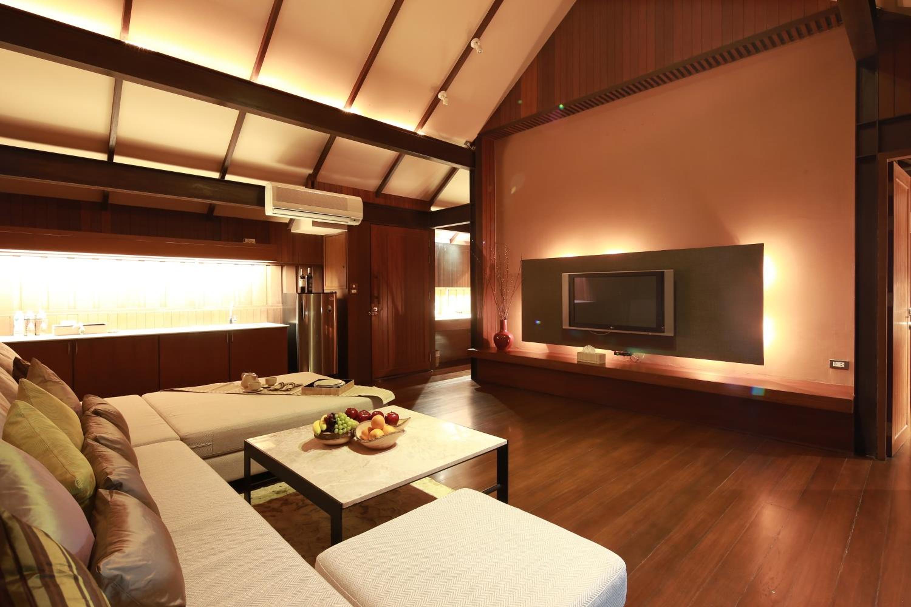 Bunnag Three-Bedroom Villa photo 3