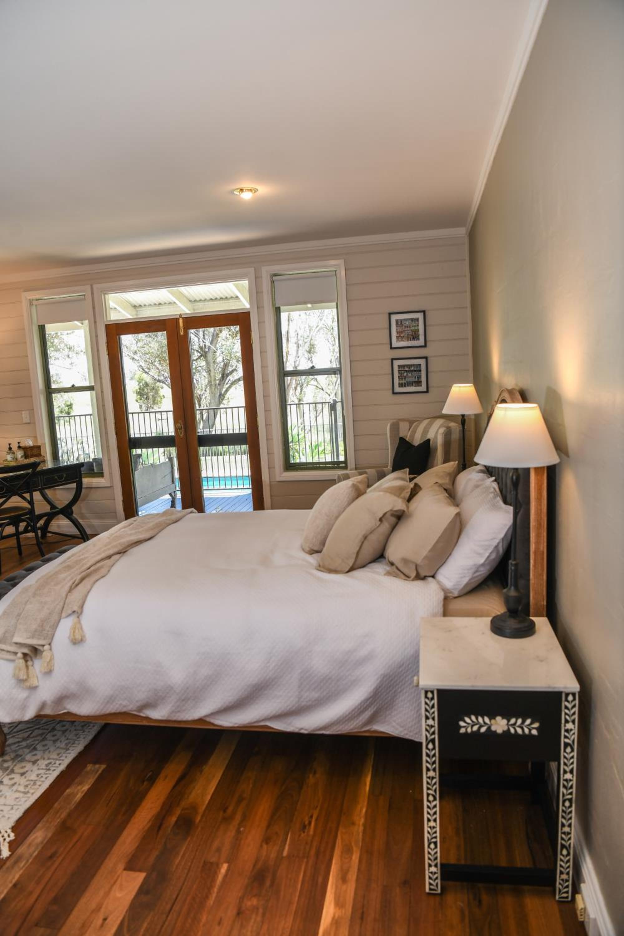 Five-Bedroom House photo 1