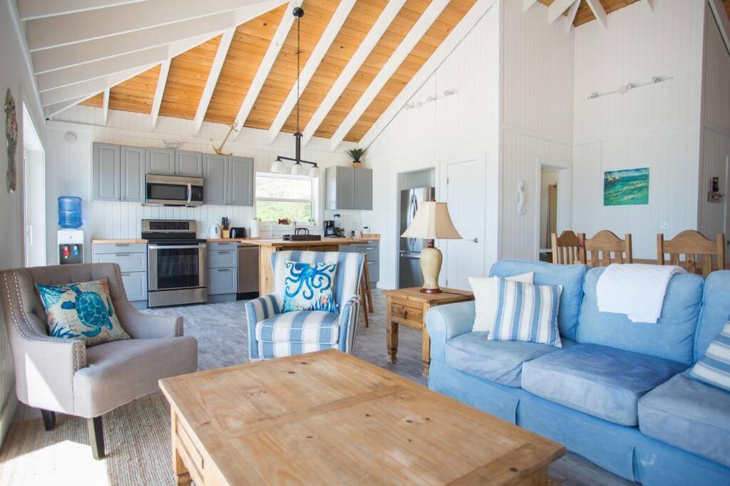 Three-Bedroom Villa photo 1