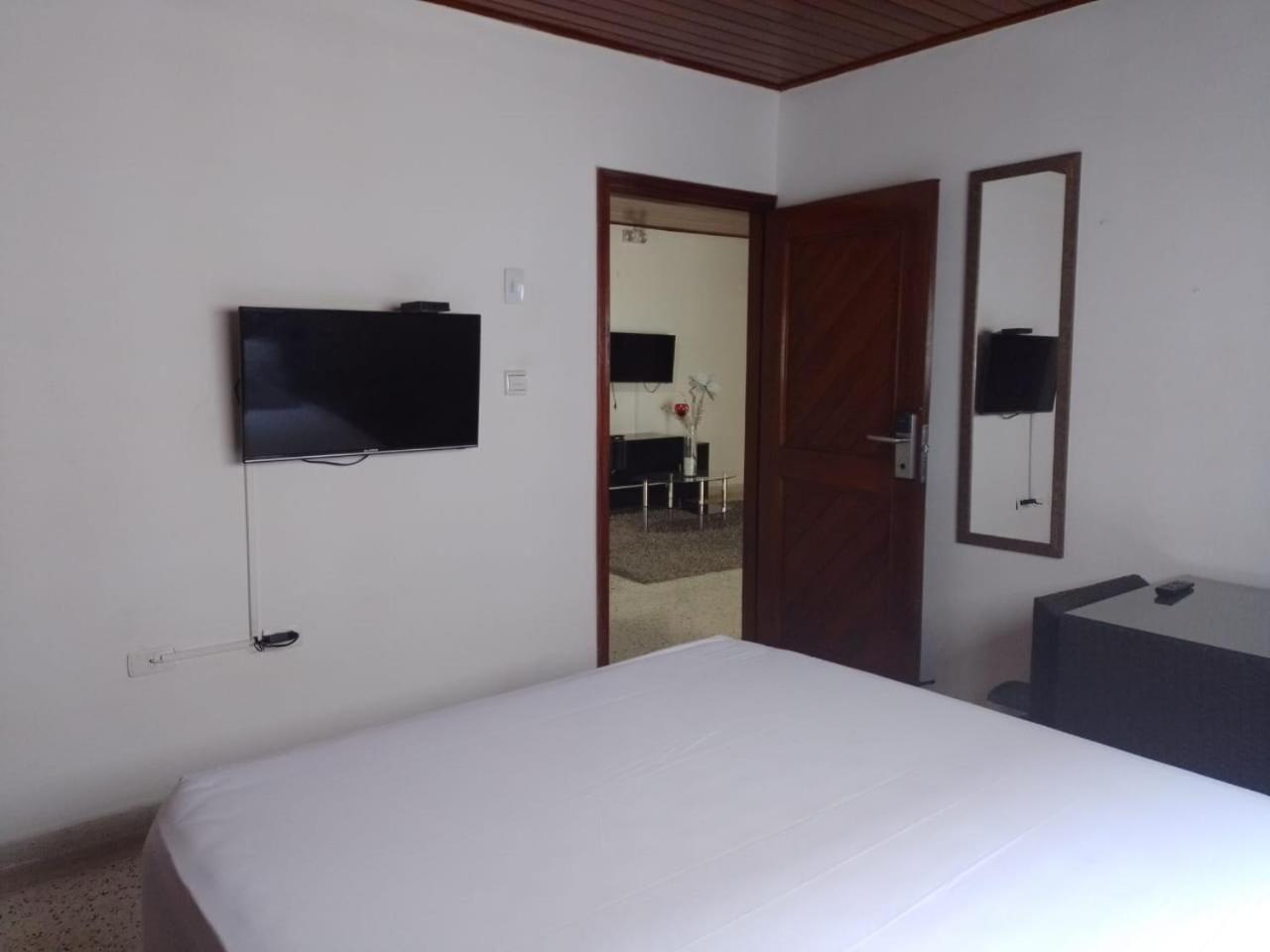 Standard Double Room - Photo 10