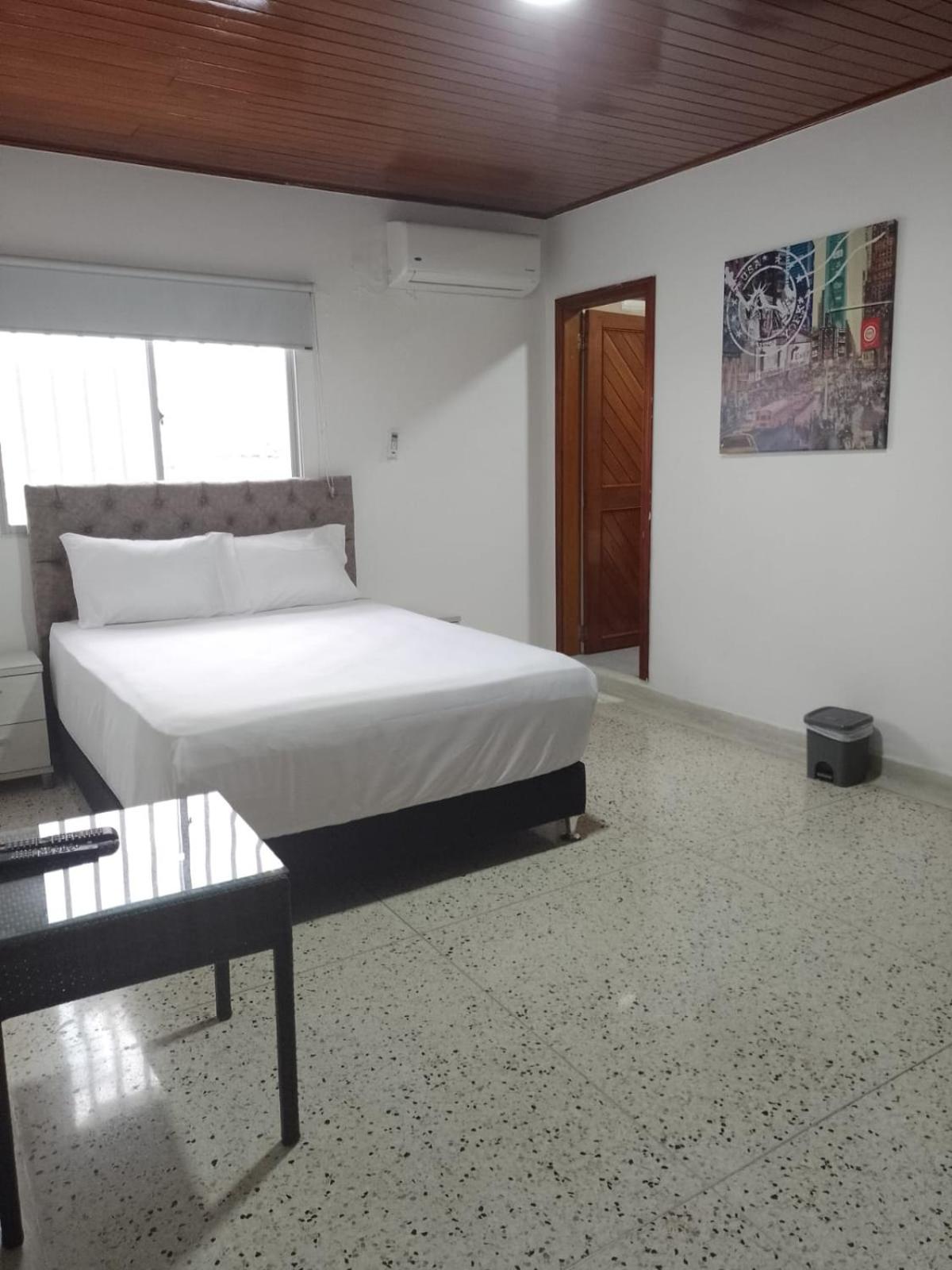Standard Double Room - Photo 12
