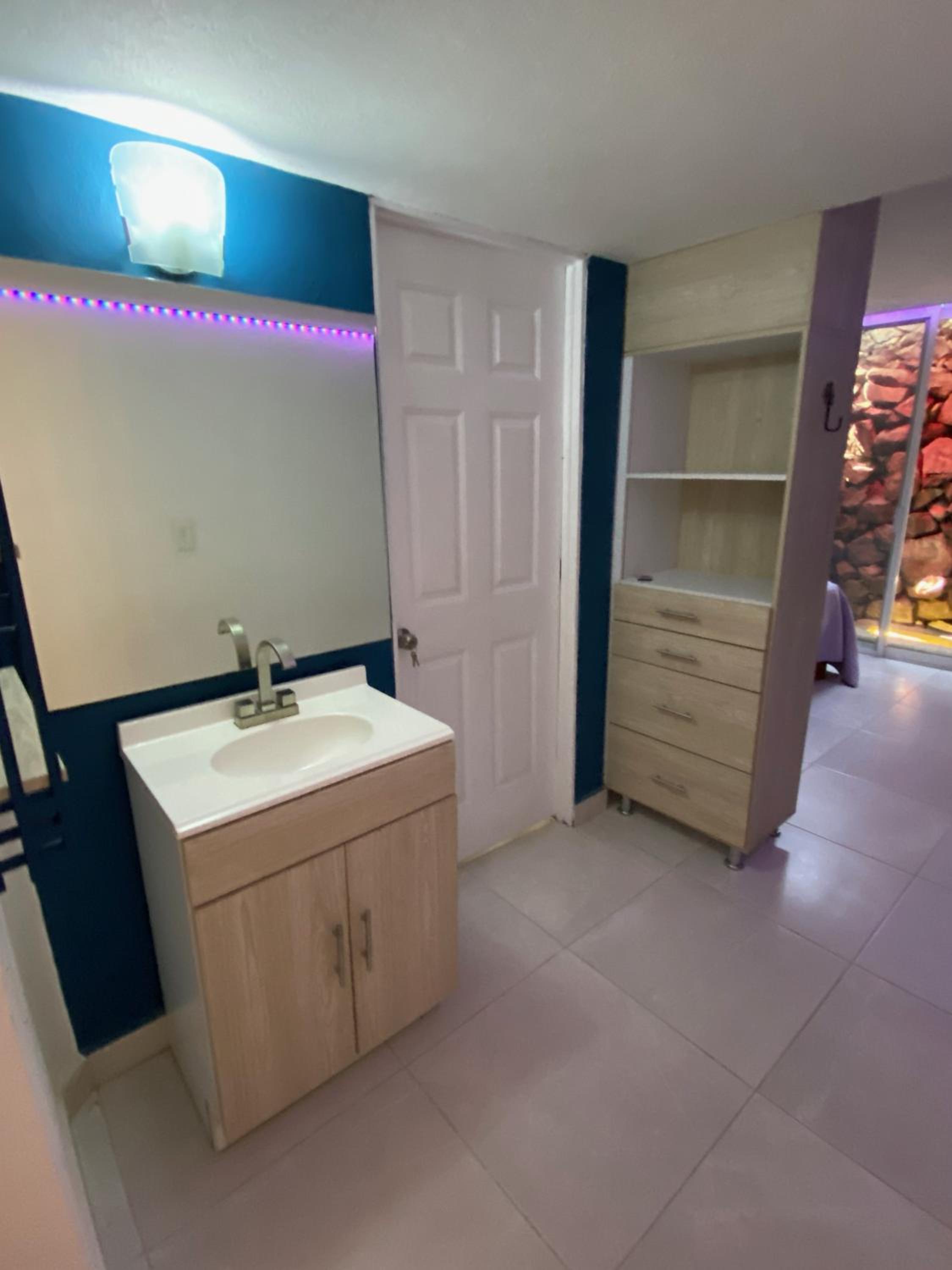 Studio Apartment - Photo 13