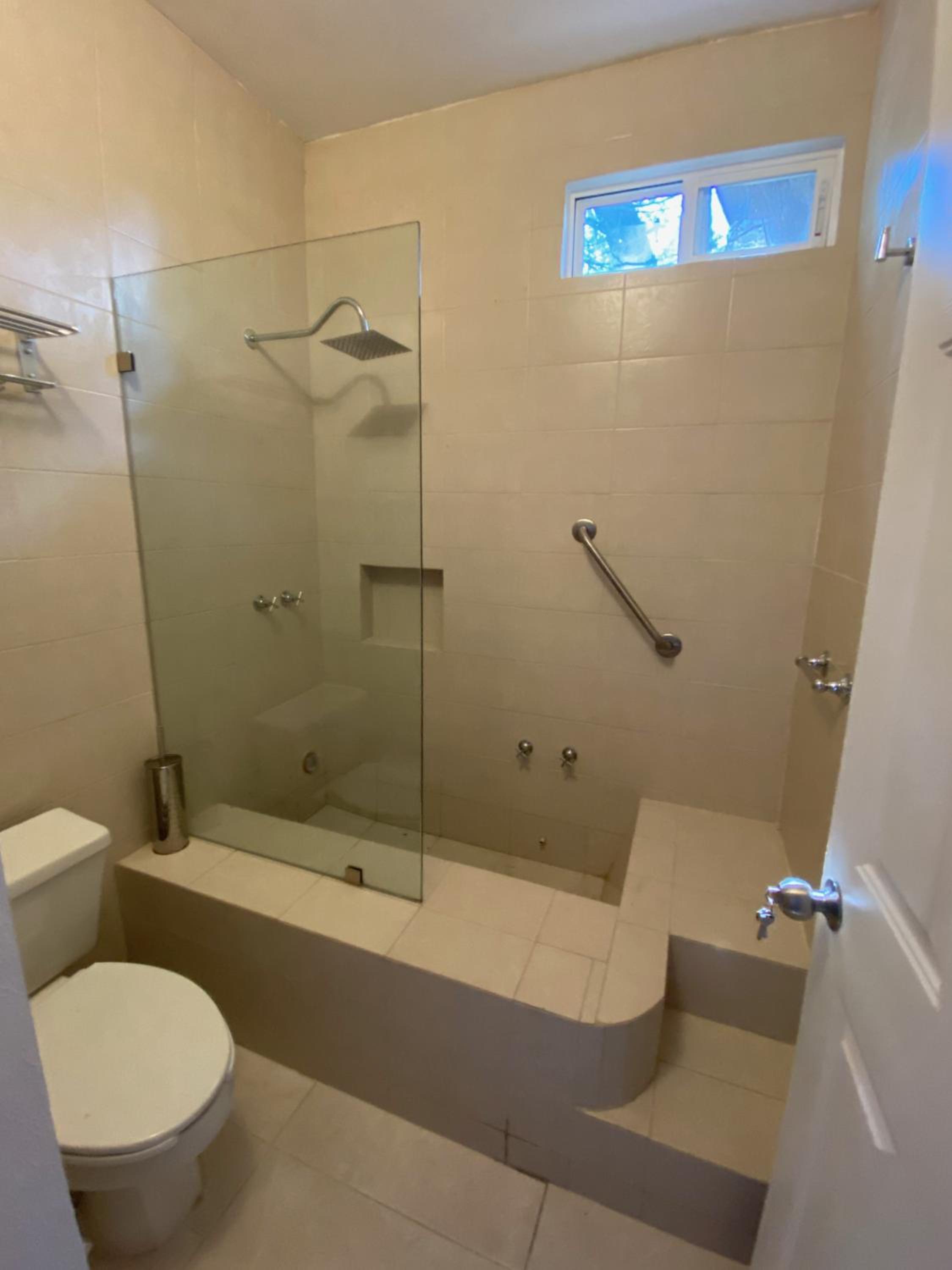 Studio Apartment - Photo 10