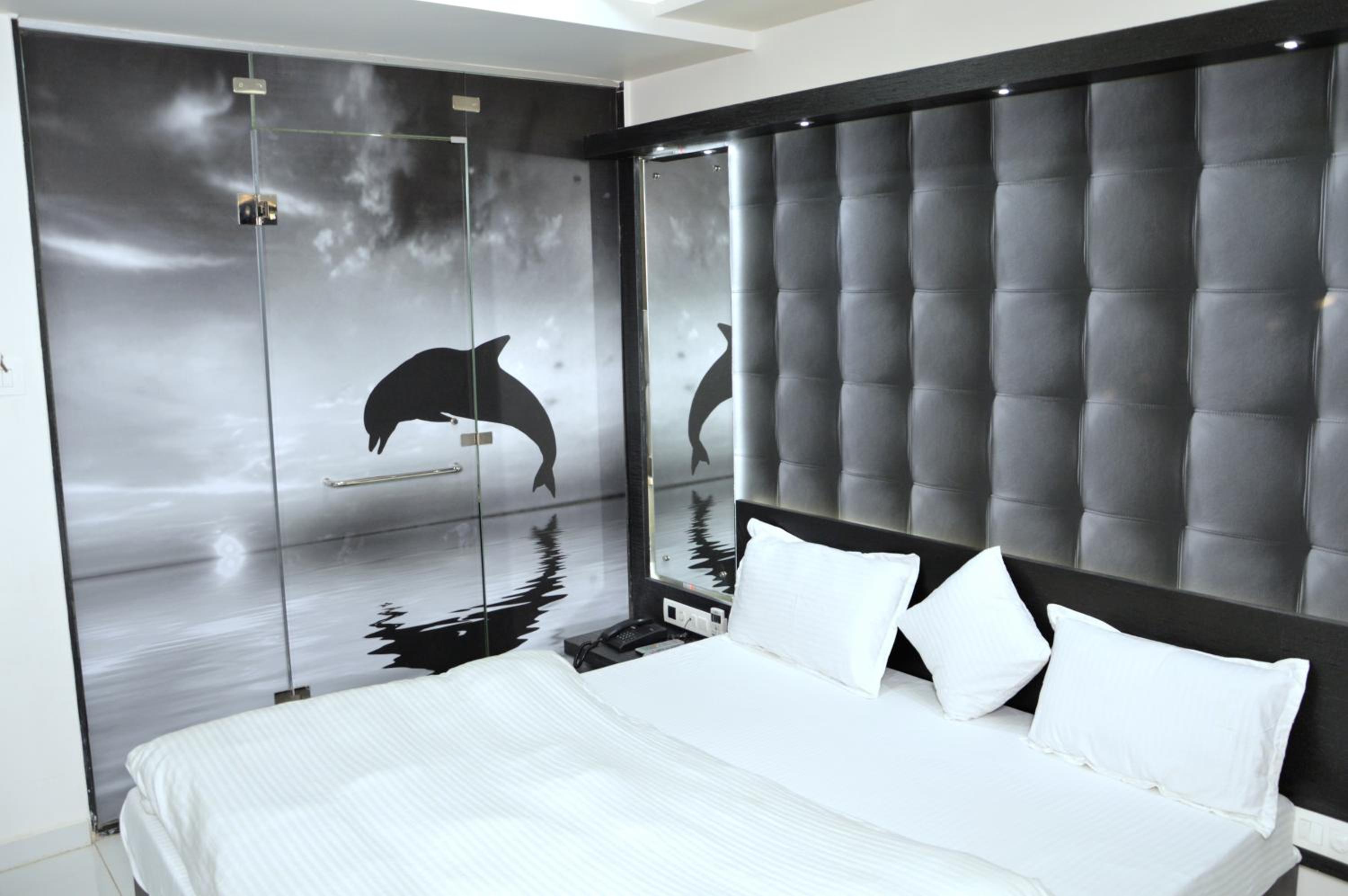 Superior Deluxe Double or Twin Room  photo 1