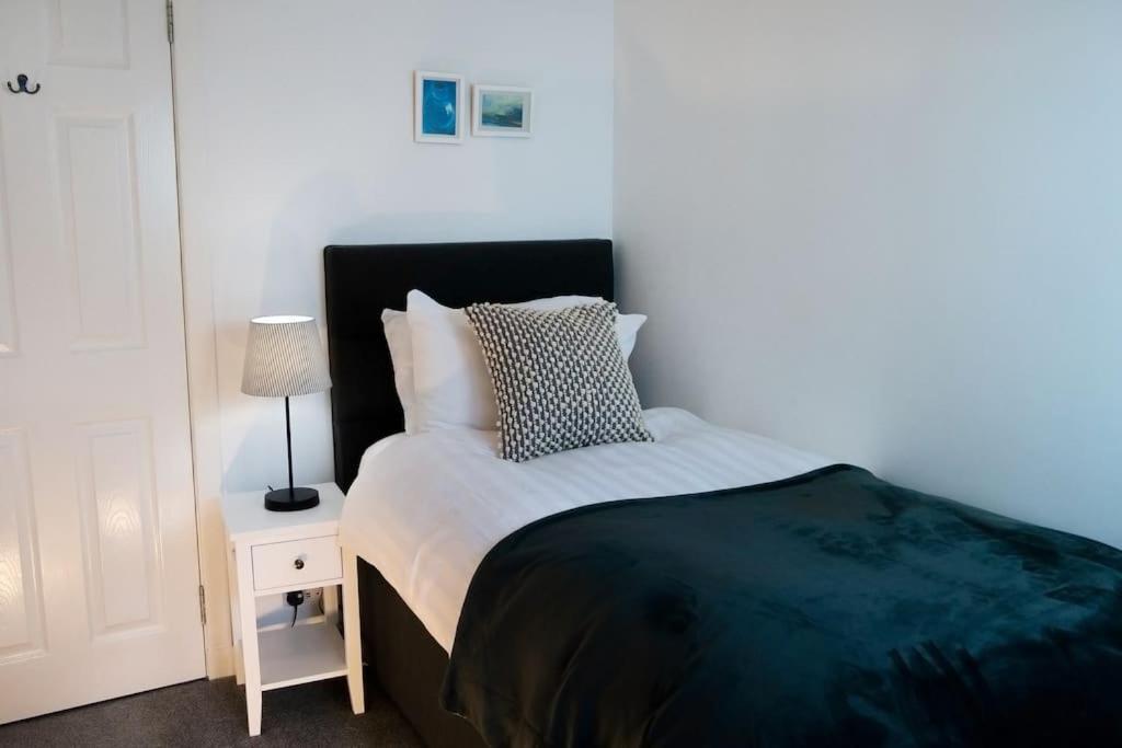 Two-Bedroom House photo 2