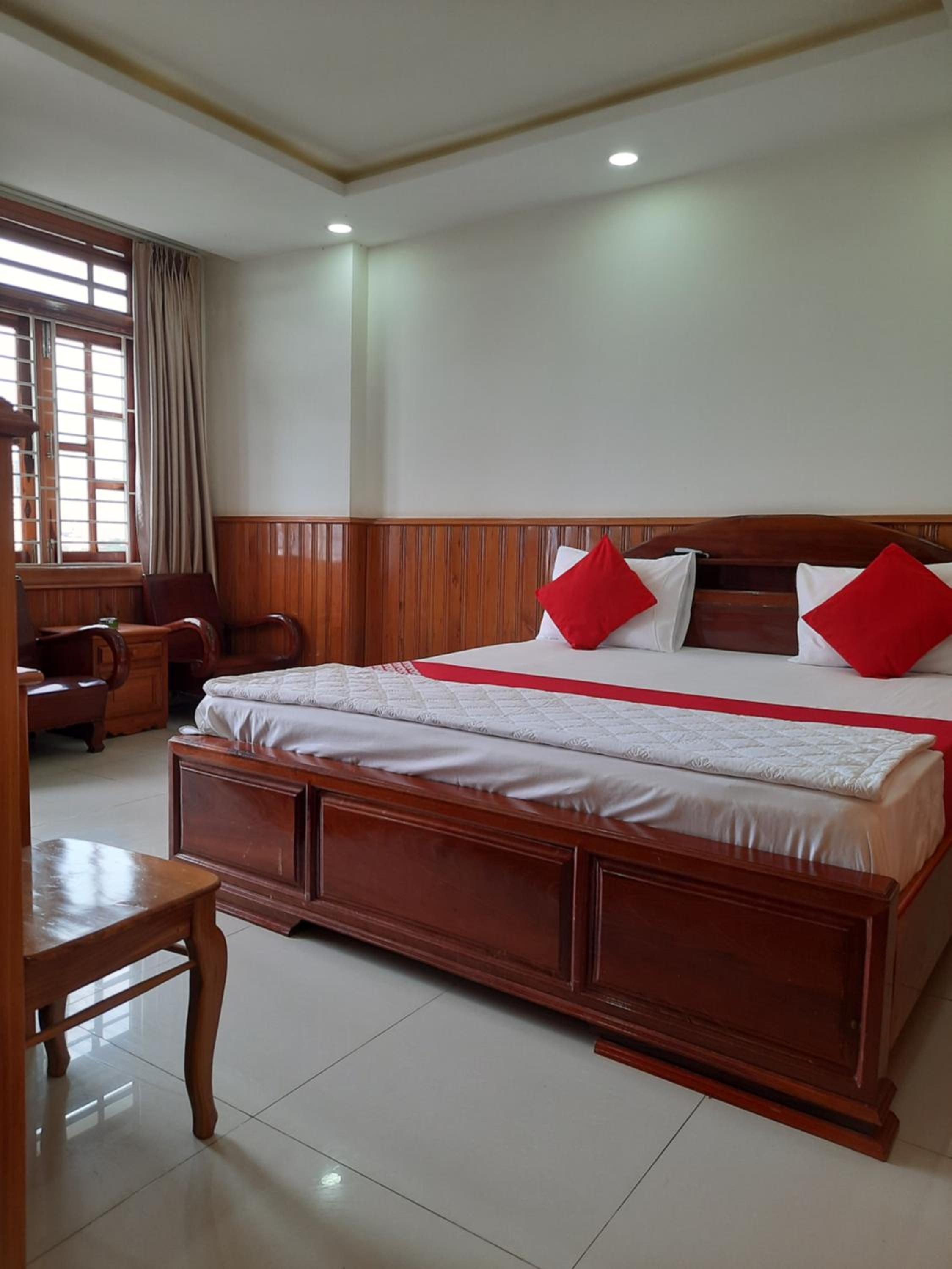 Deluxe Double Room - Photo 13