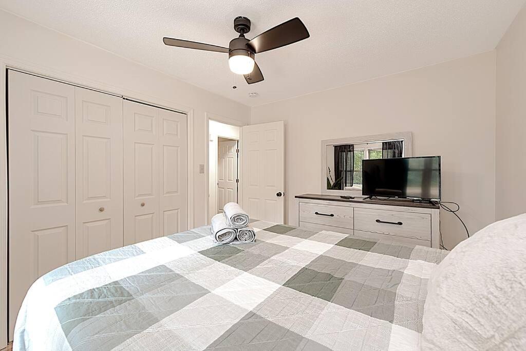 Seven-Bedroom House photo 1