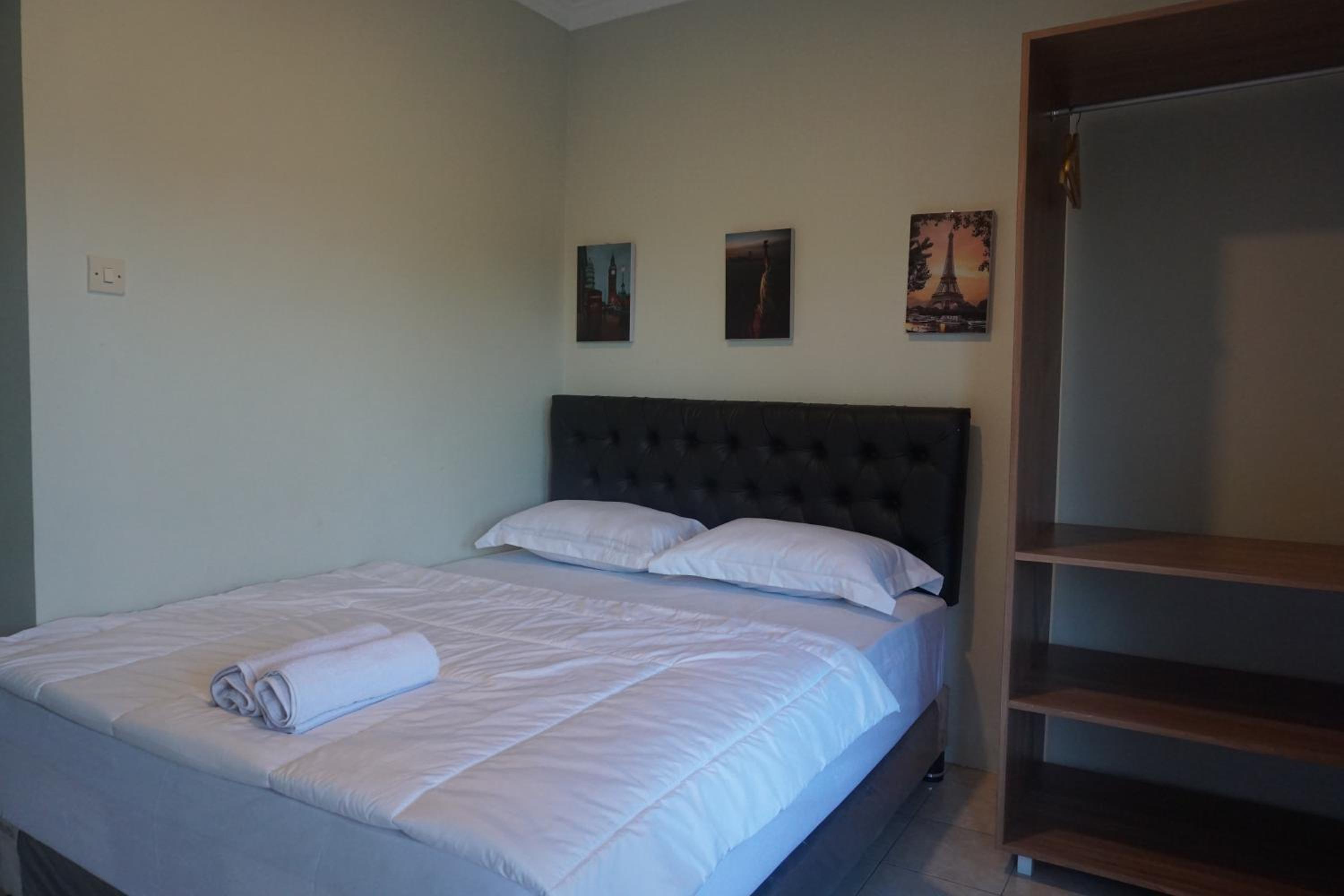 Standard King Room photo 2