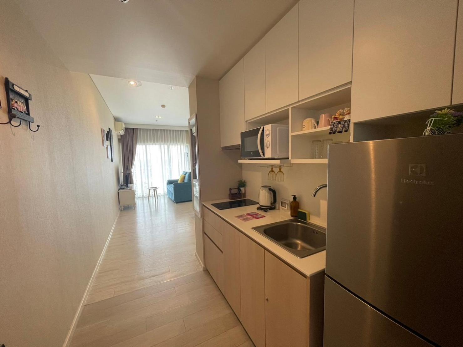 Deluxe Double Room with Side Sea View - Photo 11