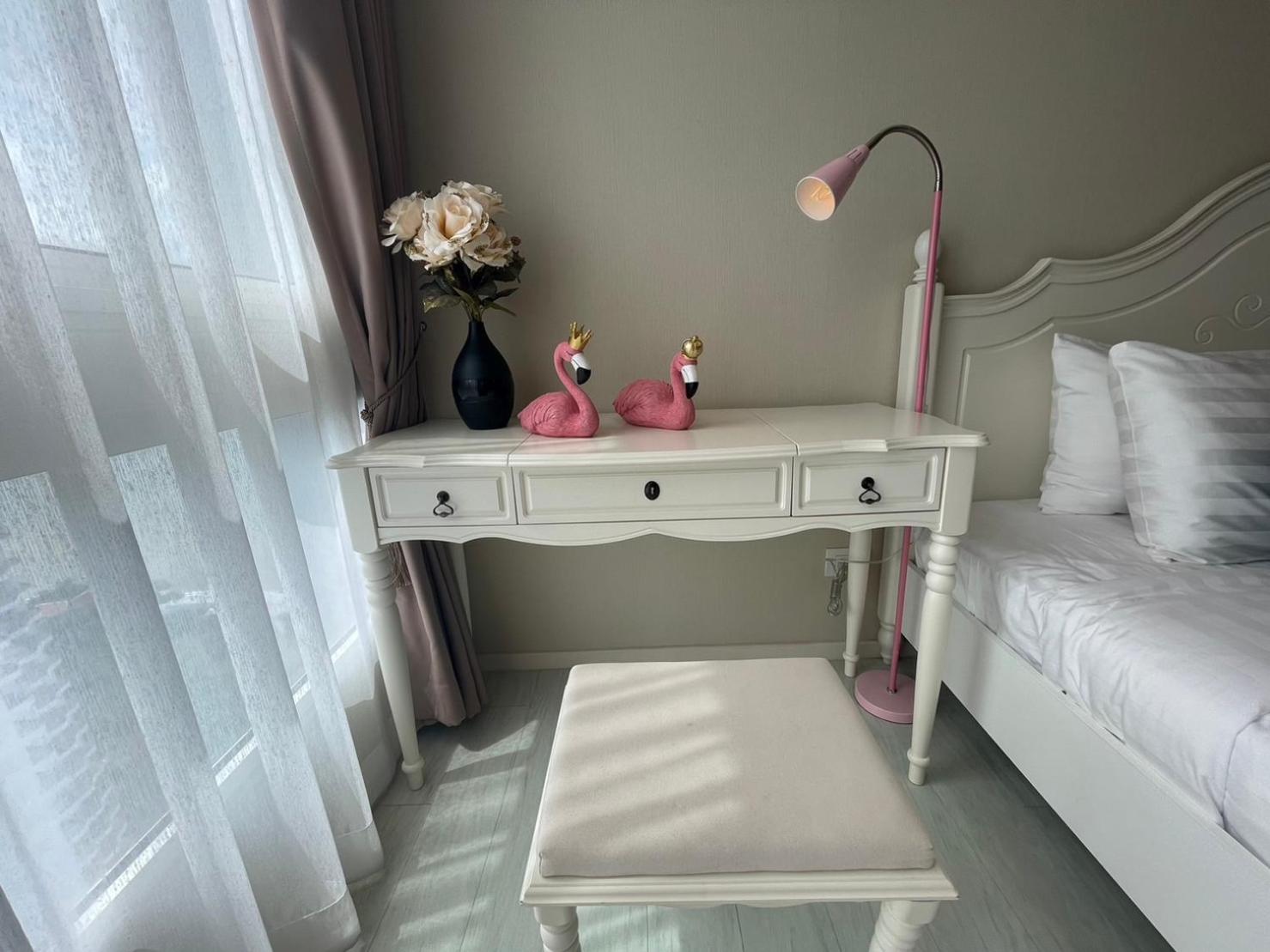 Deluxe Double Room with Side Sea View - Photo 9