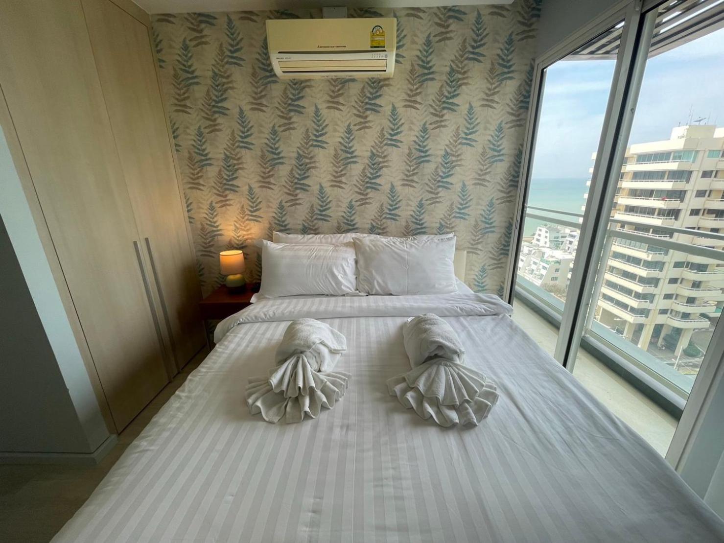 Suite With Lake View - Photo 4