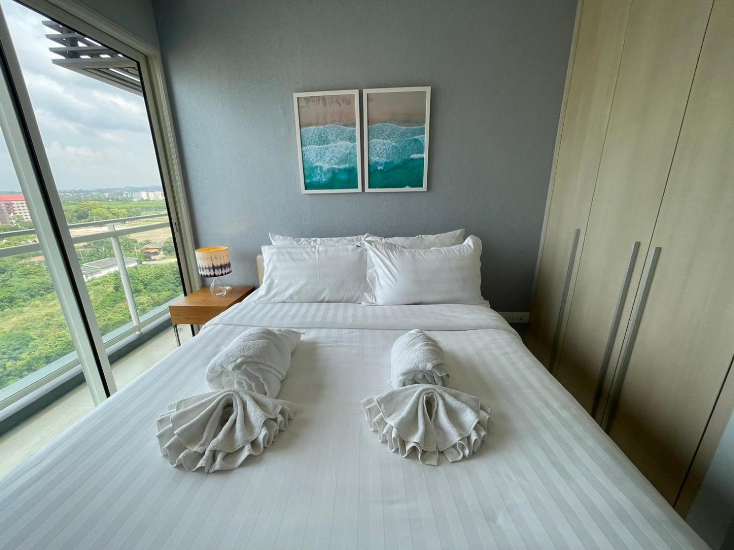 Suite With Lake View - Photo 7