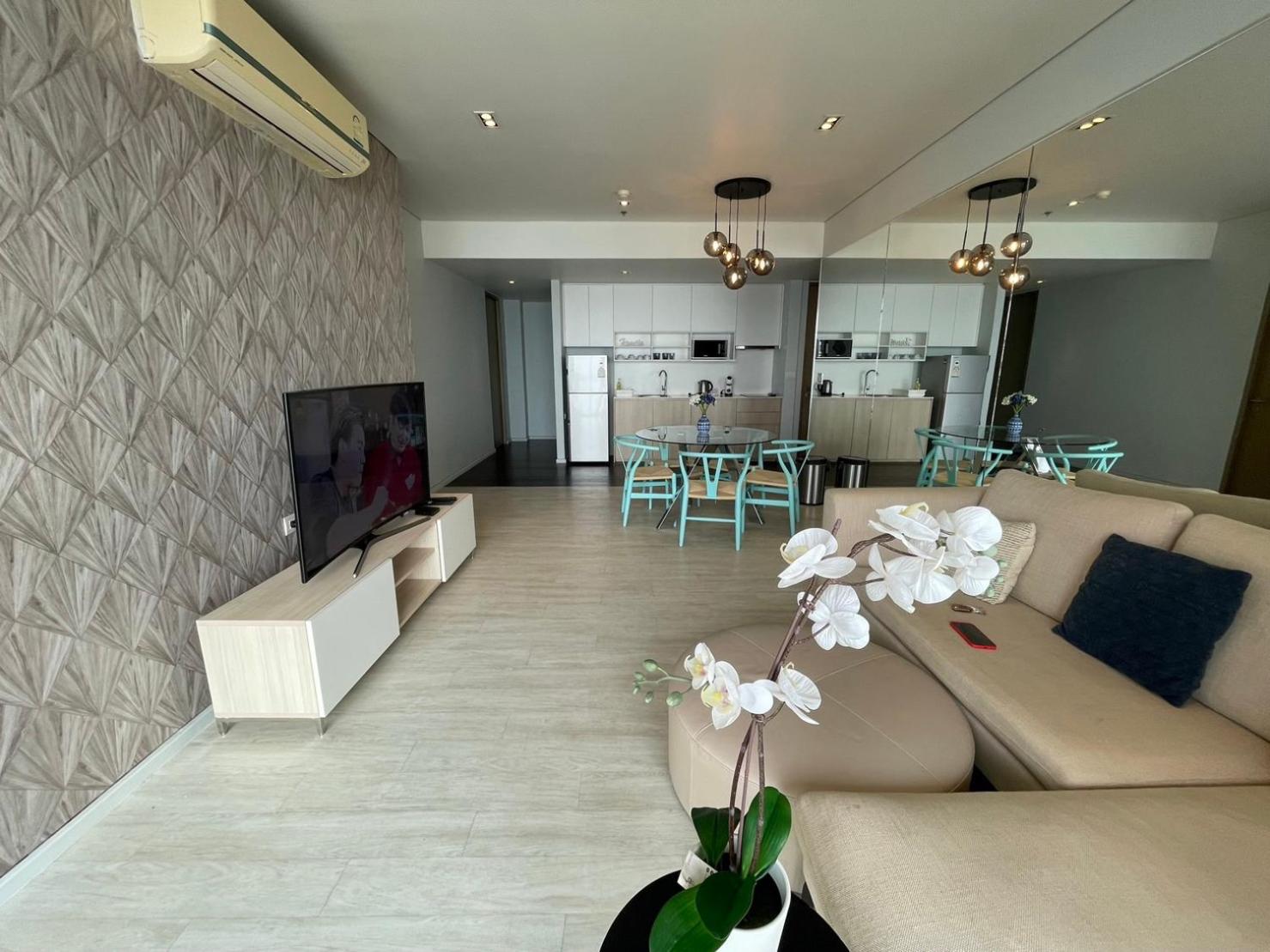Suite With Lake View - Photo 2