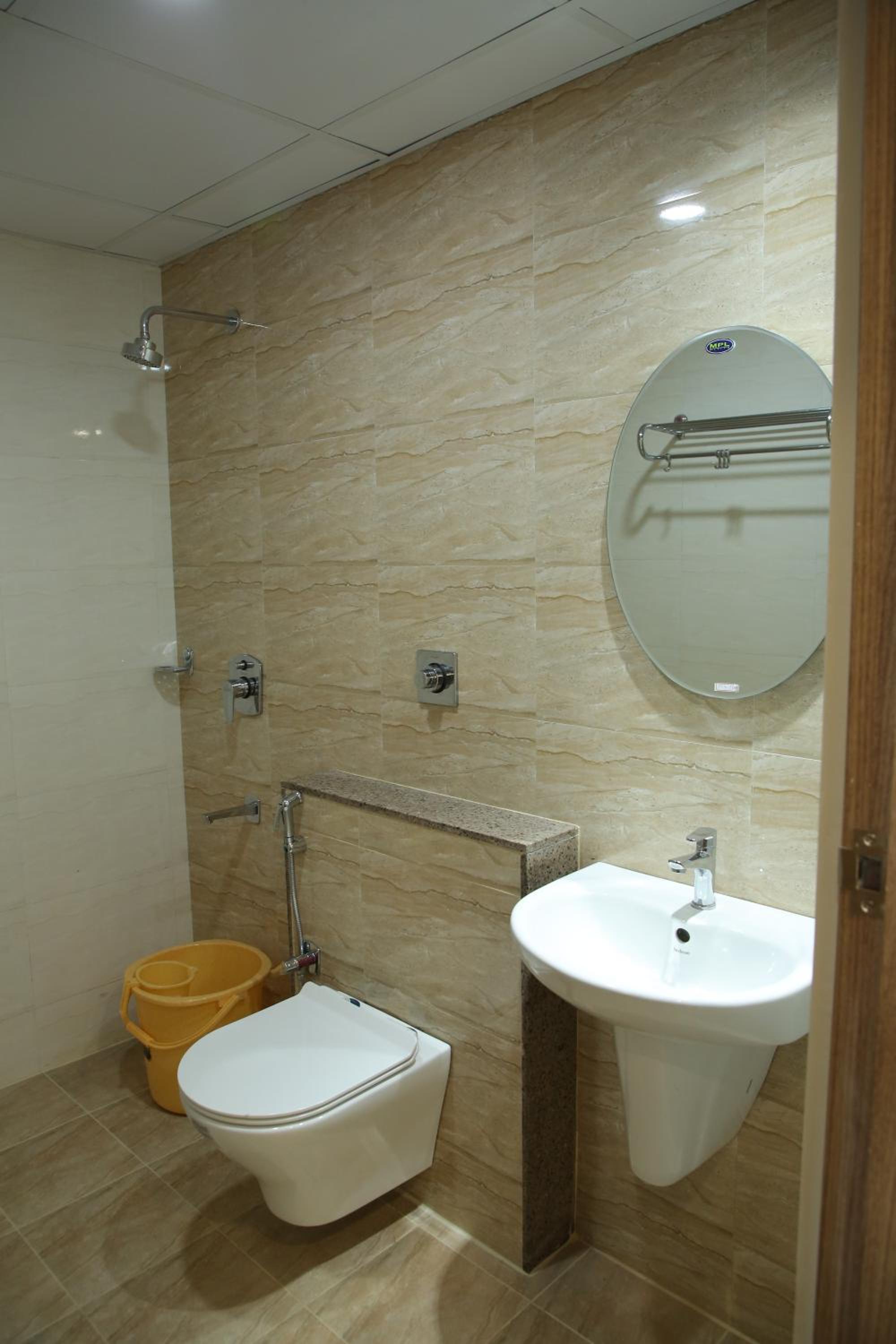 Deluxe Double Room (2 Adults + 1 Child)