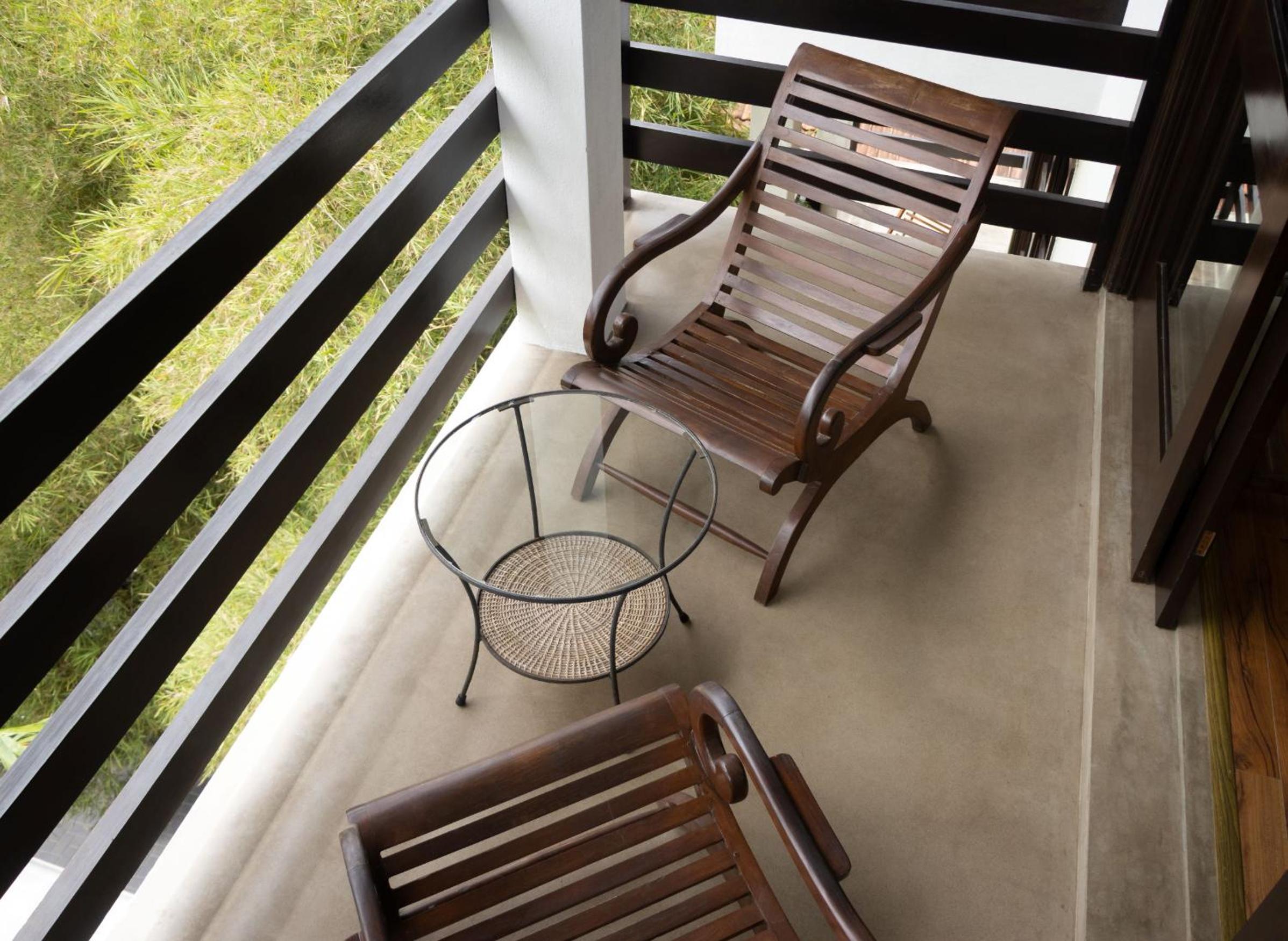 Suite with Private Terrace & Jacuzzi (Free Airport Pick-up OR Drop-off & 10% off Spa from 10 AM to 3 PM)