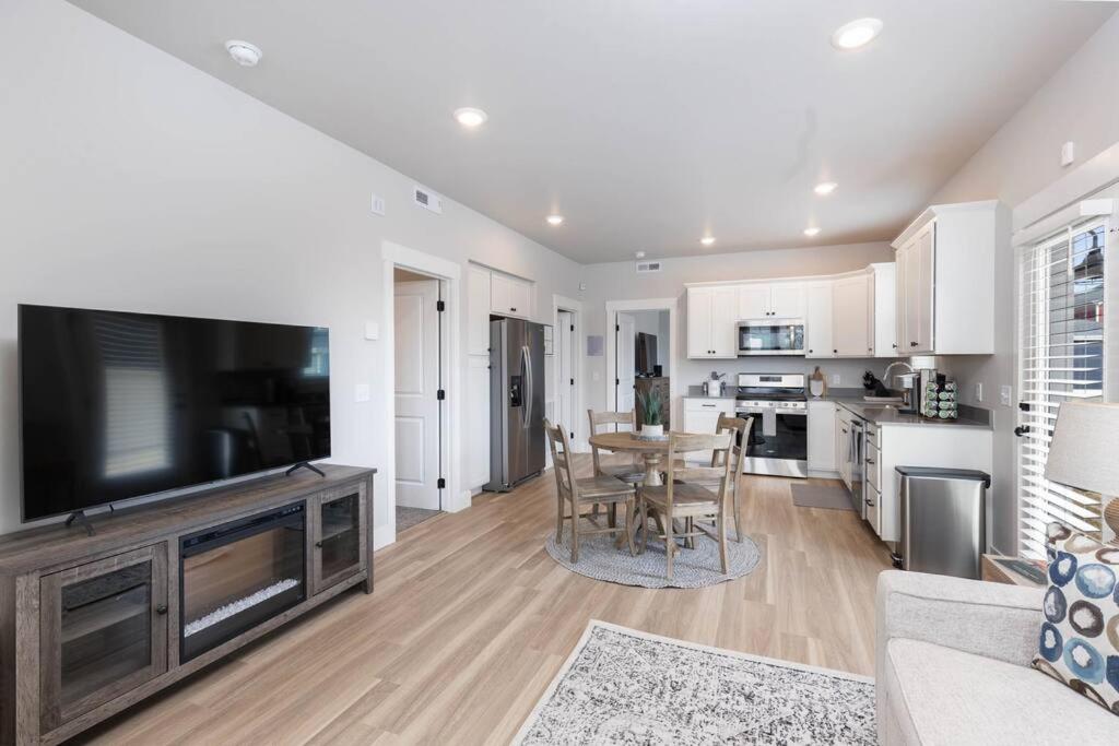 Three-Bedroom House photo 2