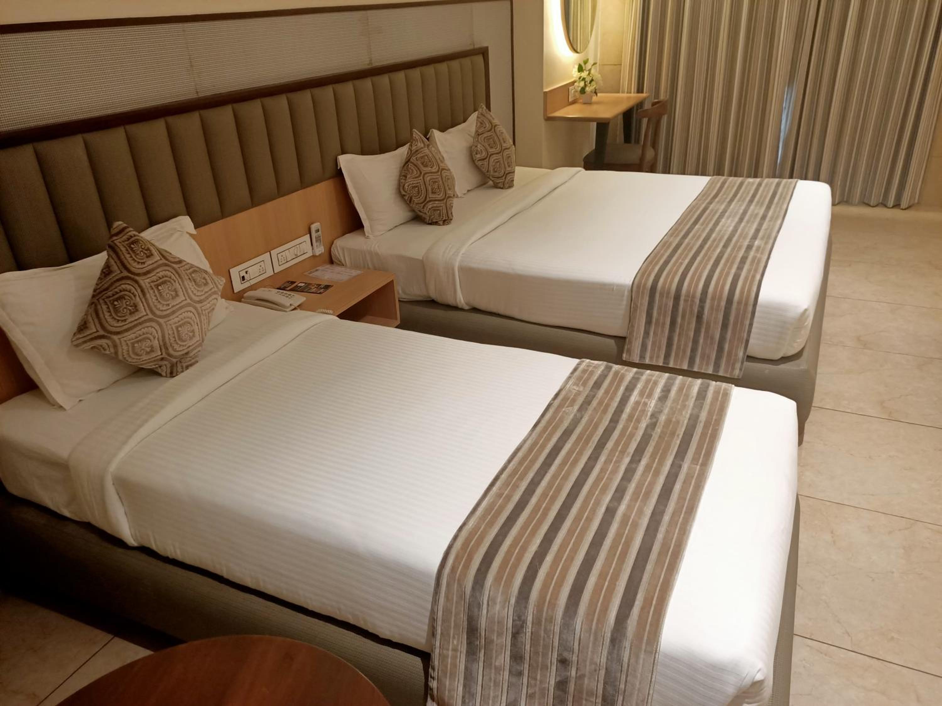 Deluxe Room - Photo 2