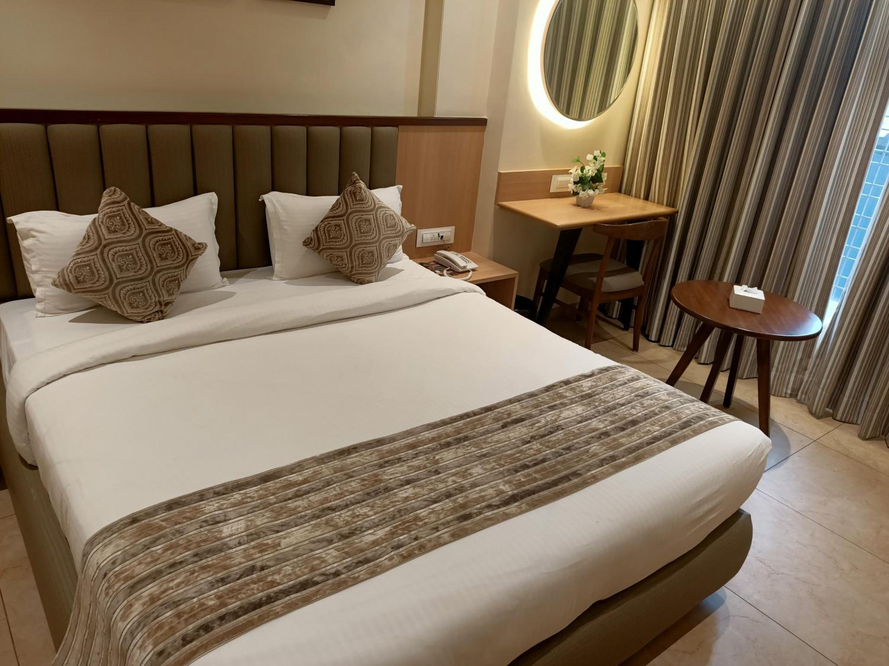 Standard Double Room - Photo 10