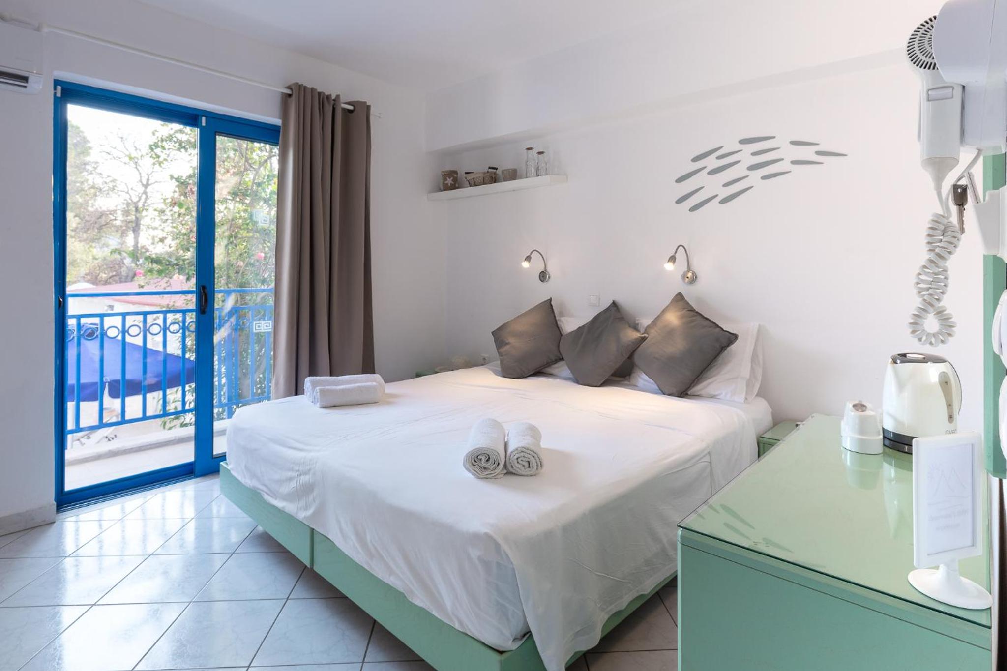 Double or Twin Room - Photo 8