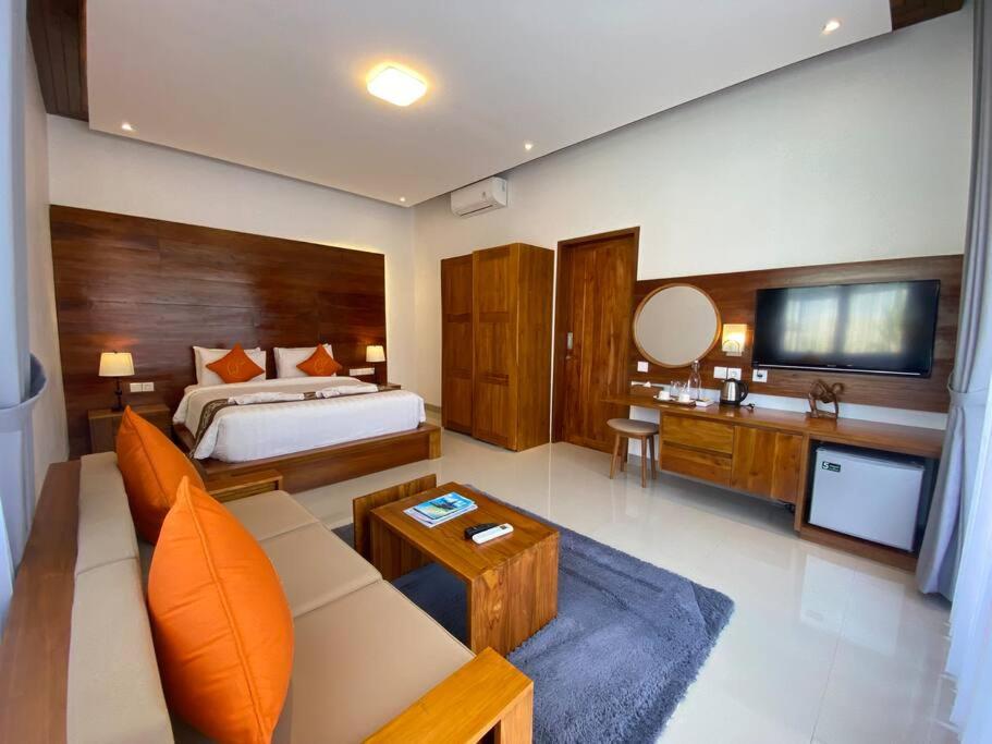 Three-Bedroom Villa photo 1