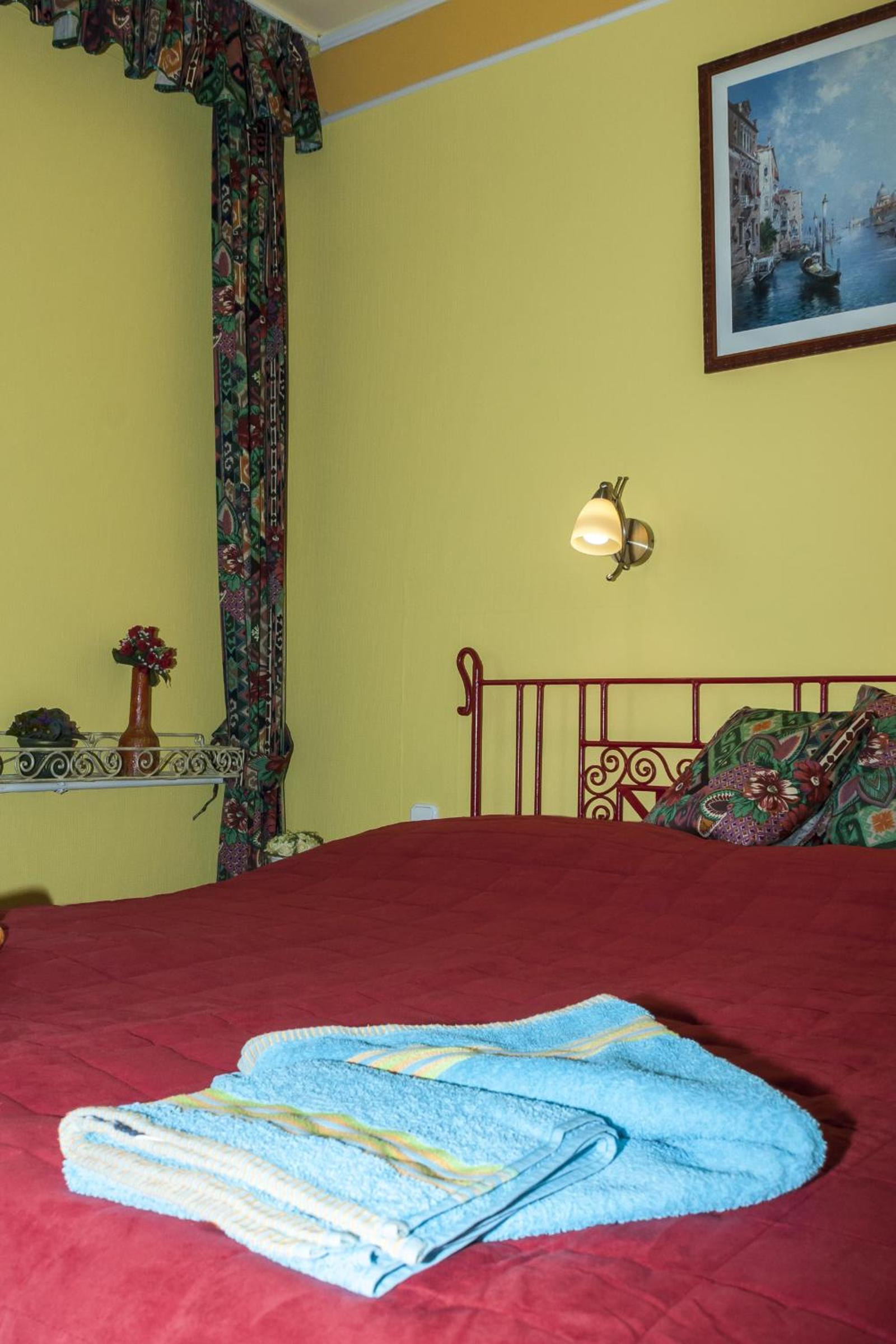 Deluxe Double Room with River View - Photo 2